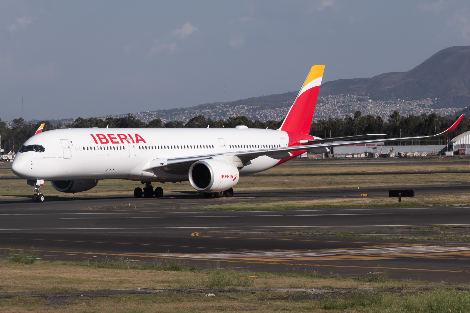 Full size: Iberia Airbus A350-900 EC-NXC at Mexico City International Airport