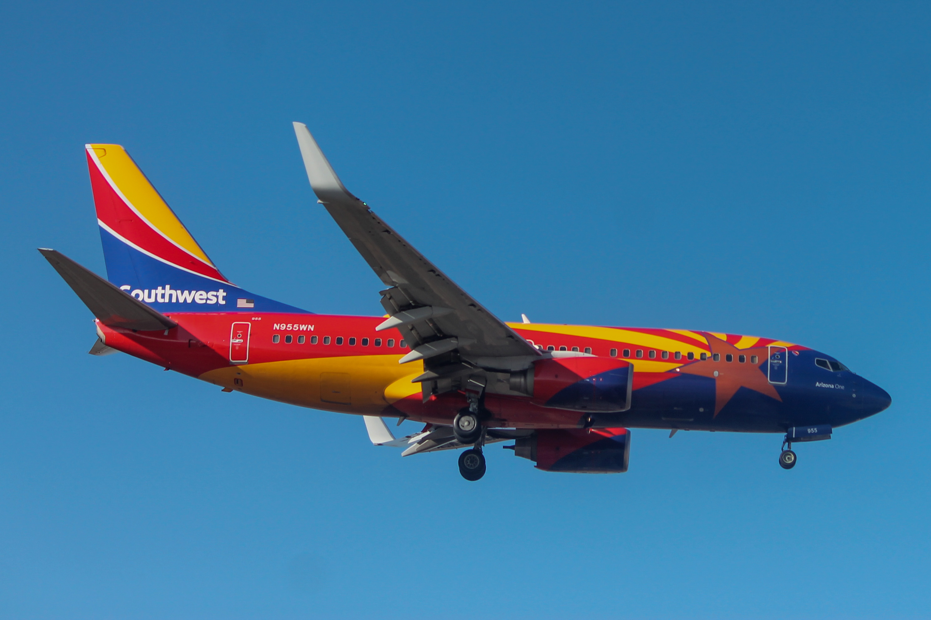 Full size: Southwest Airlines Boeing 737-700 N955WN at Salt Lake City International Airport