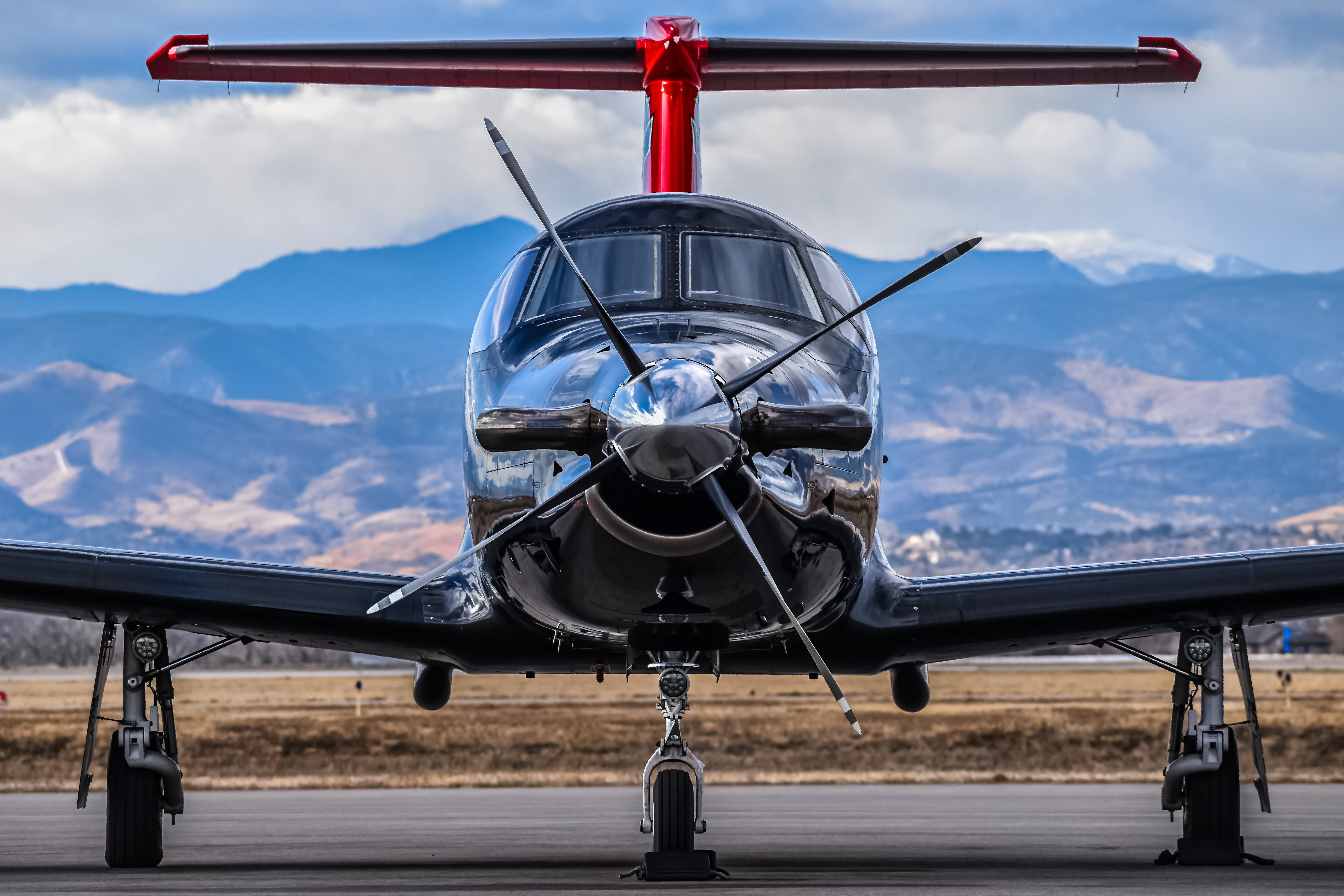 Full size: Airlink Medical Pilatus PC-12 N911WN at Northern Colorado Regional Airport