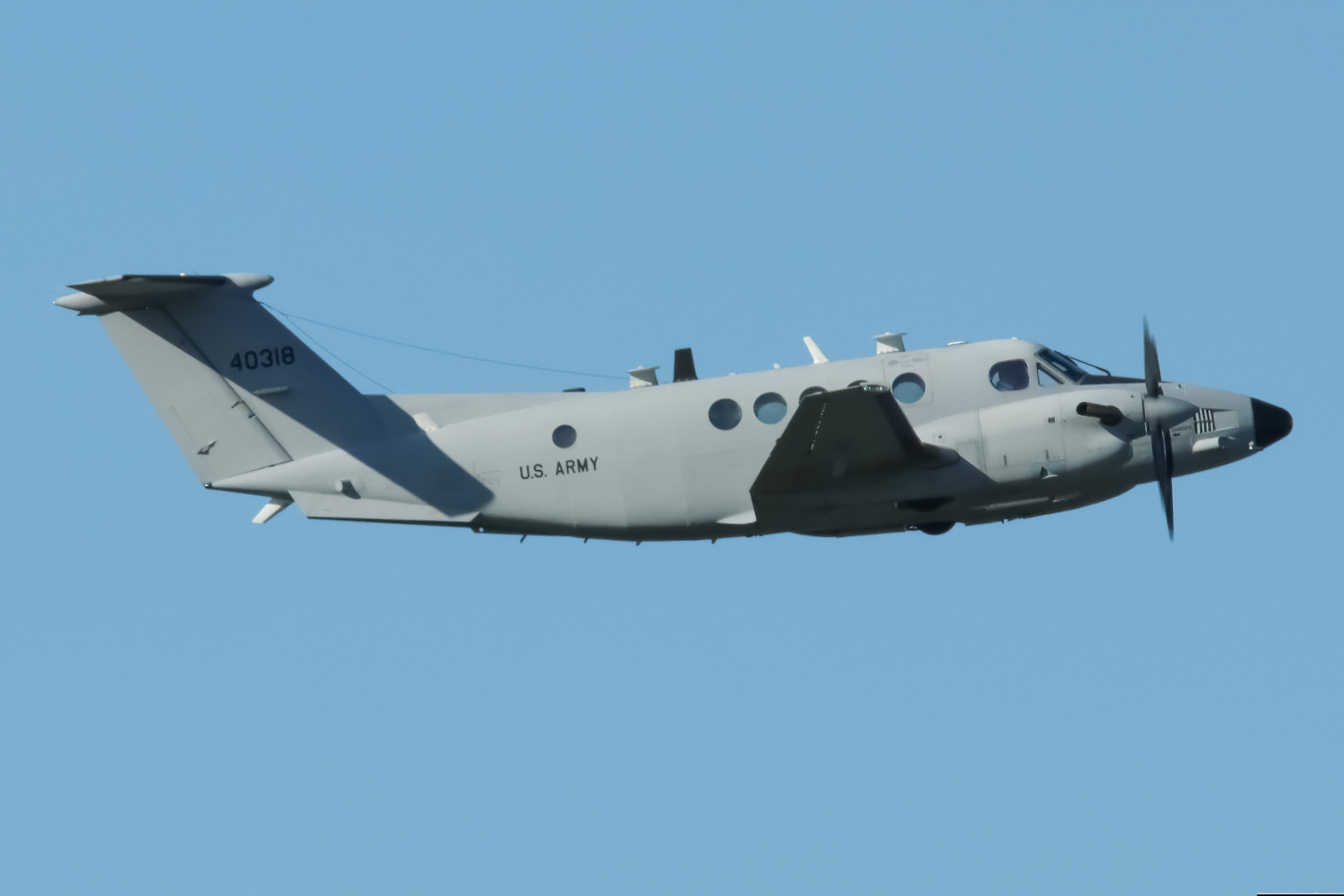 Full size: US Army  Beechcraft C-12 94-00318 at Harrisburg International Airport