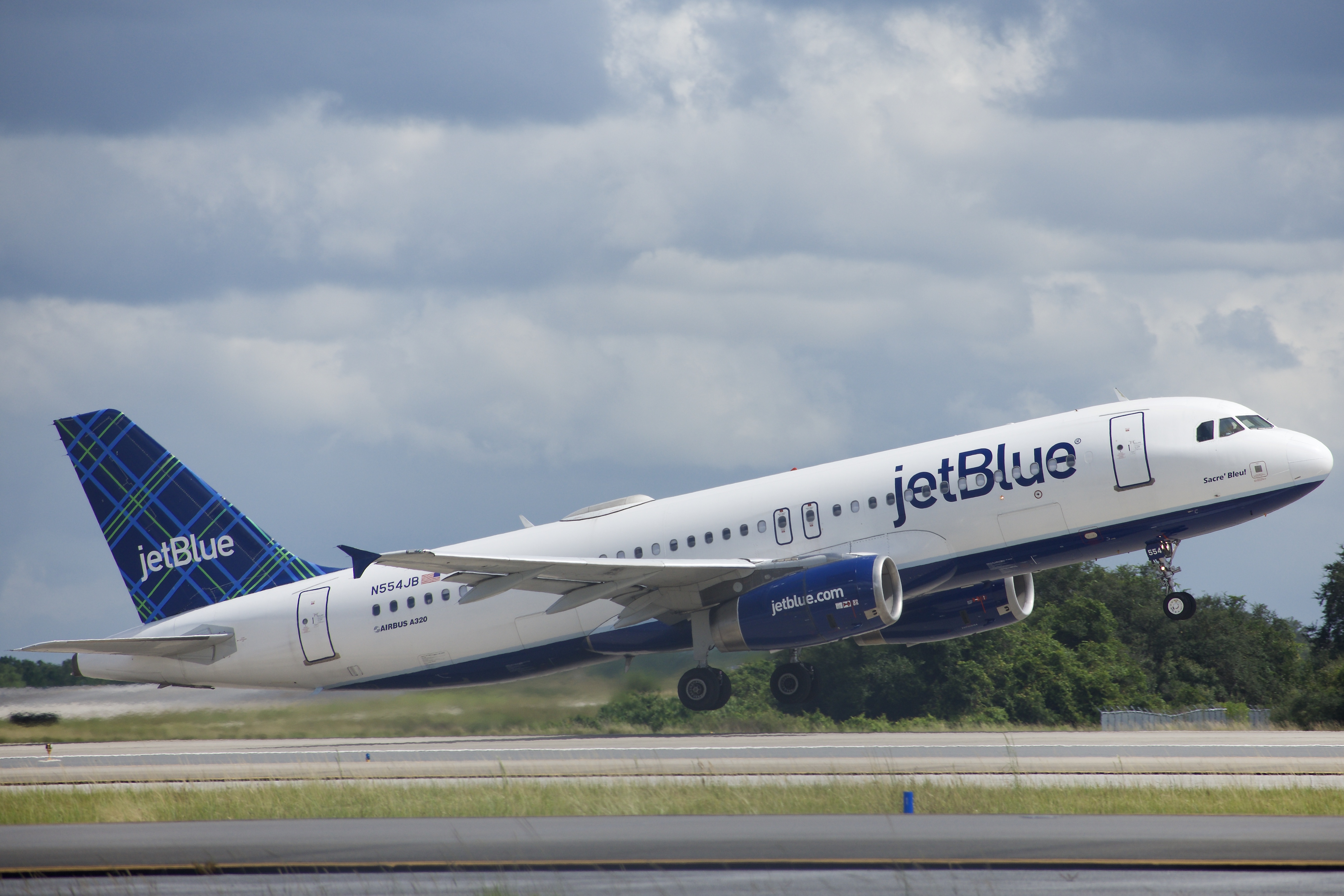 Full size: JetBlue Airways Airbus A320 N544JB at Orlando International Airport
