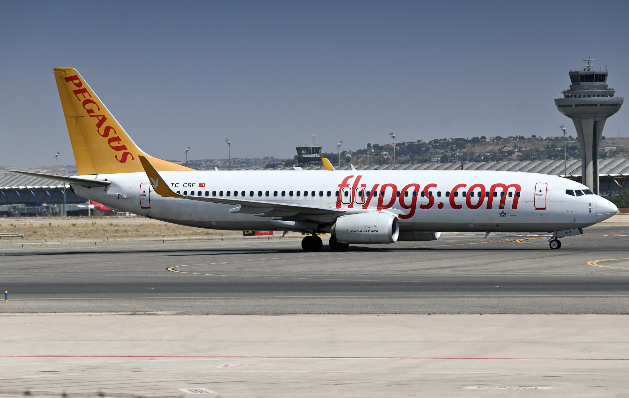 Full size: Pegasus Air Boeing 737-800 TC-CRF at Madrid Barajas Airport