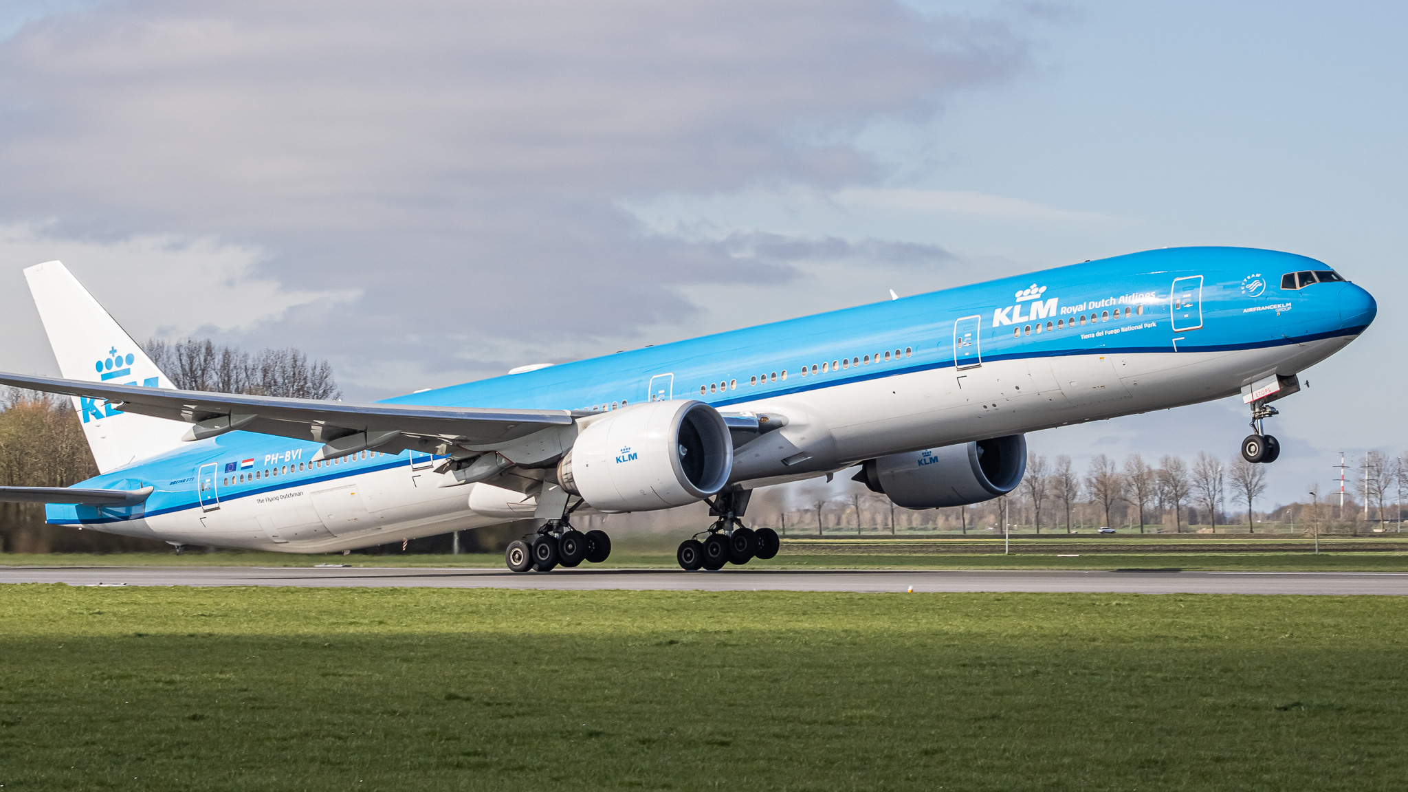 Full size: KLM Boeing 777-300ER PH-BVI at Amsterdam Schiphol Airport