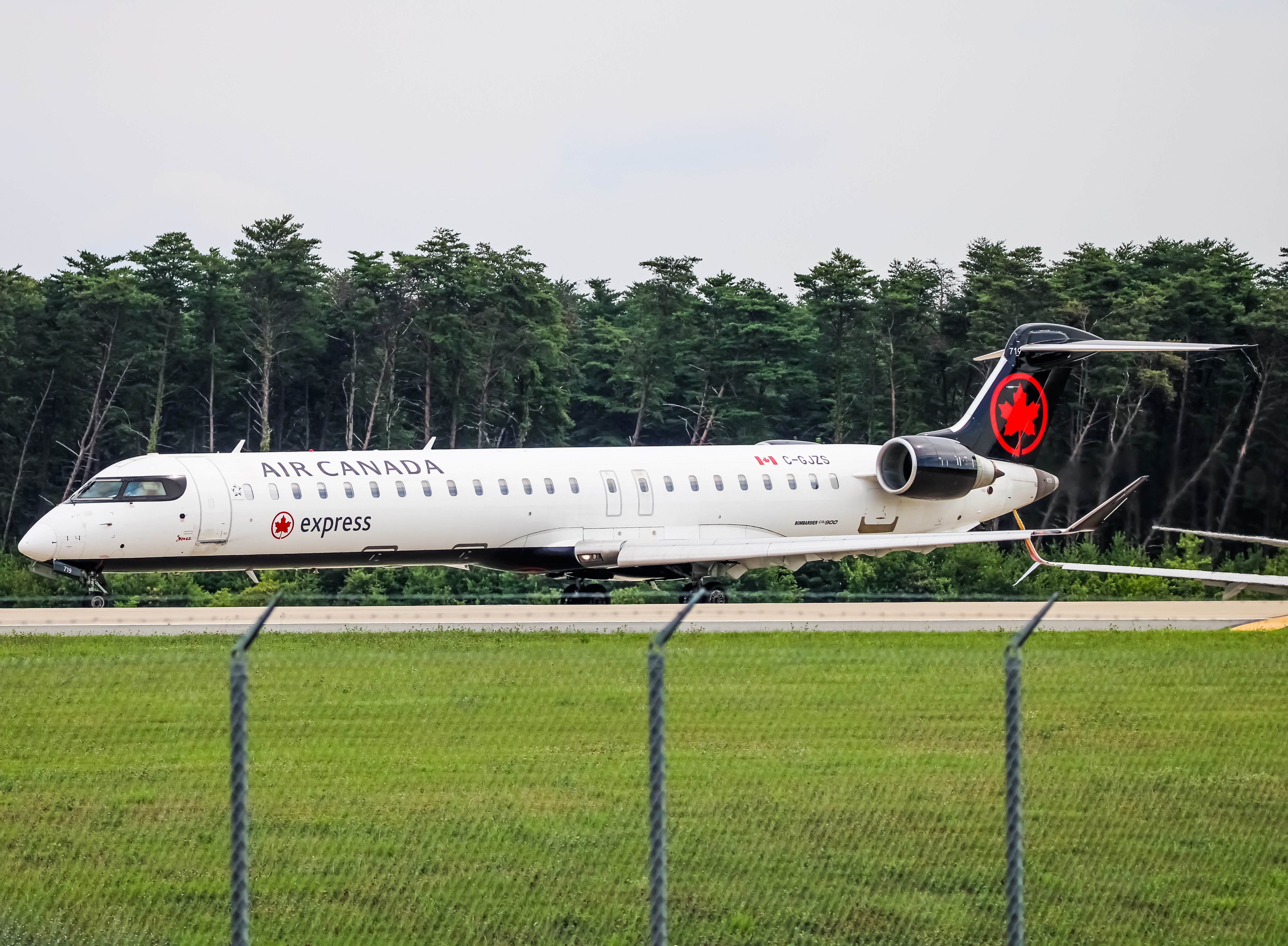 Full size: Air Canada Express Mitsubishi CRJ-900 C-GJZS at Baltimore/Washington International Thurgood Marshall Airport