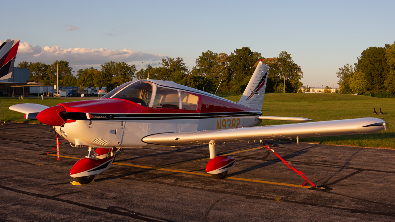 Full size: PRIVATE Piper 28 Cherokee N9382J at Delaware Municipal Airport