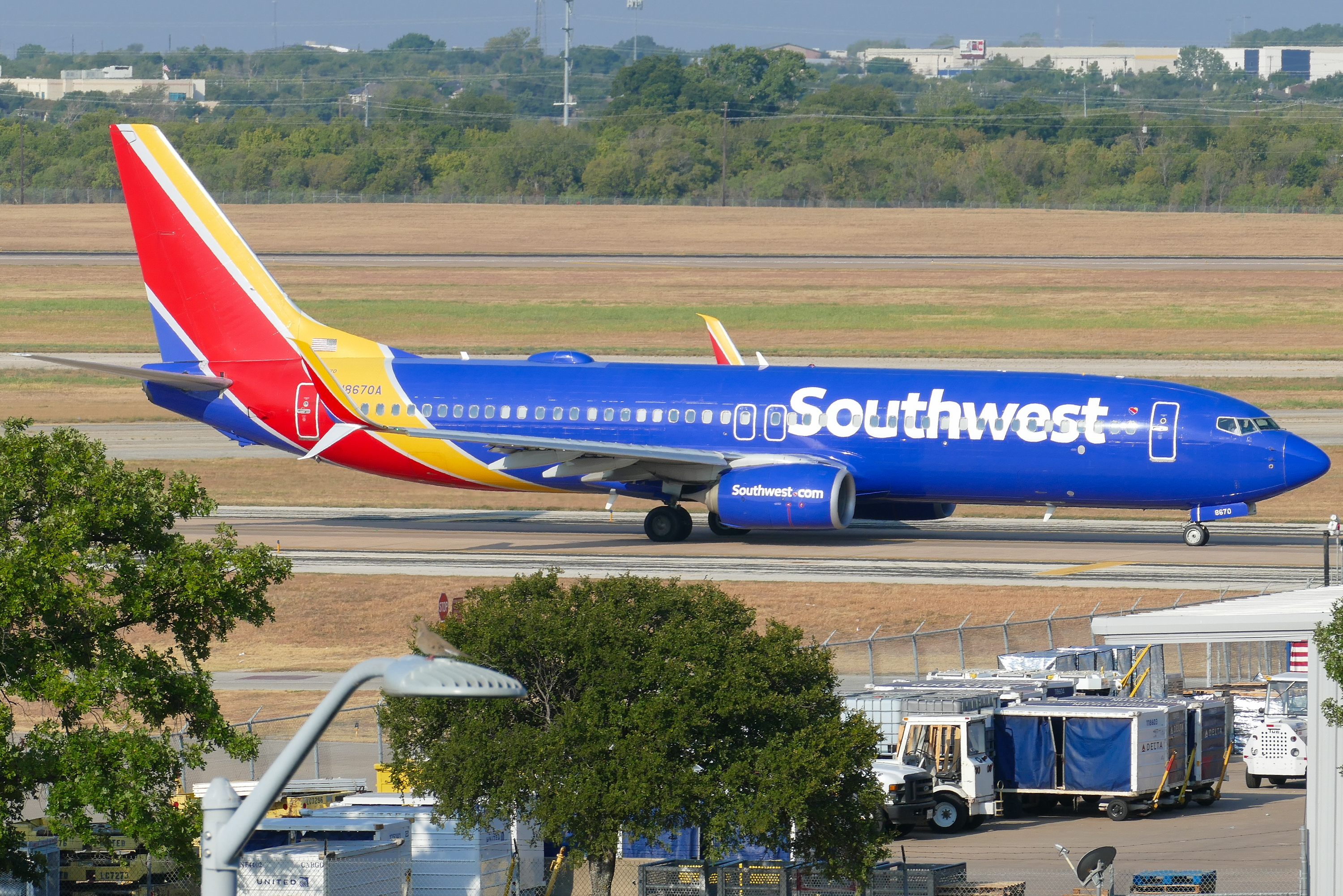 Full size: Southwest Airlines Boeing 737-800 N8670A at Austin-Bergstrom International Airport