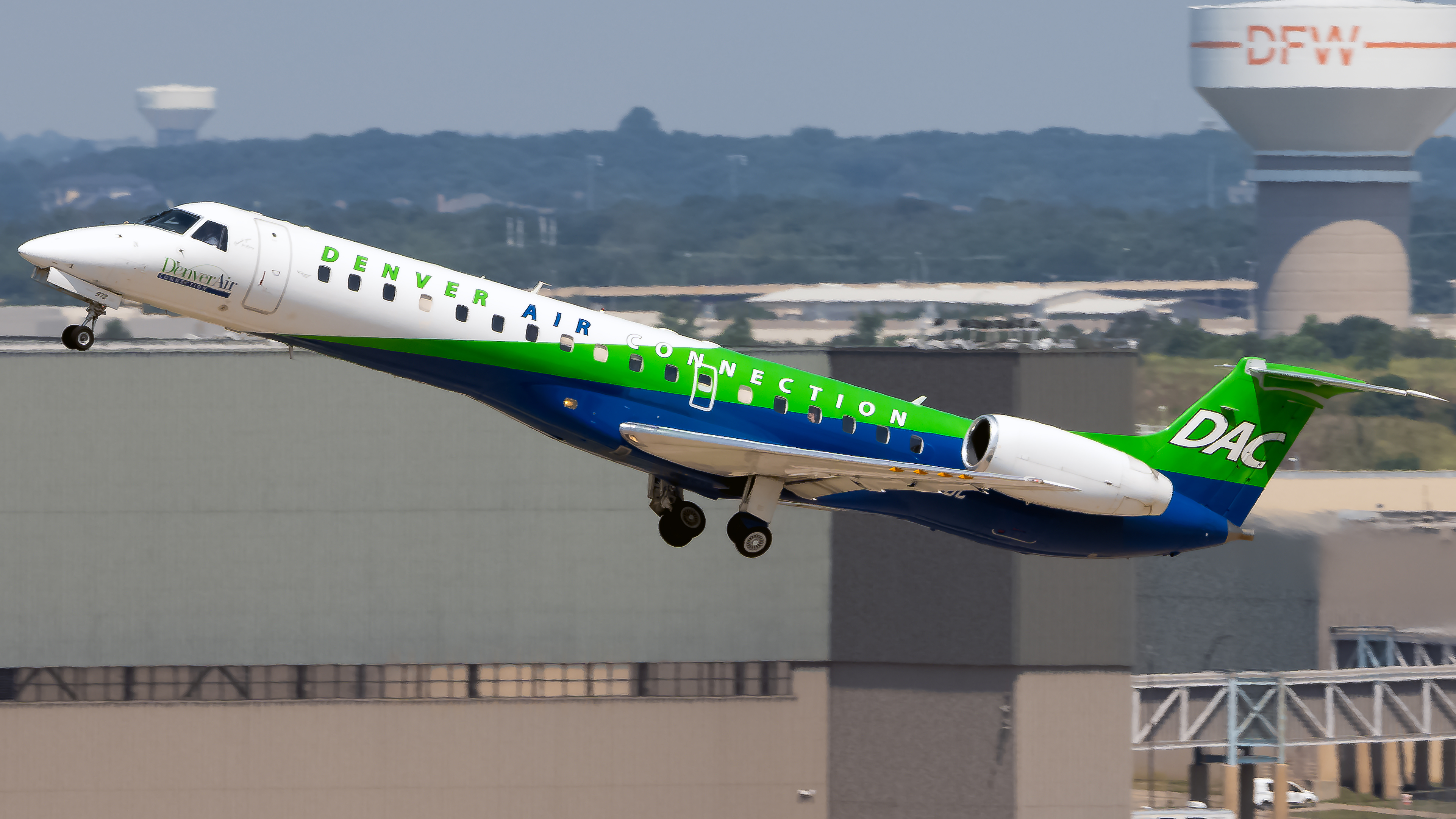 Full size: Denver Air Connection Embraer ERJ145 N972DC at Dallas-Fort Worth International Airport