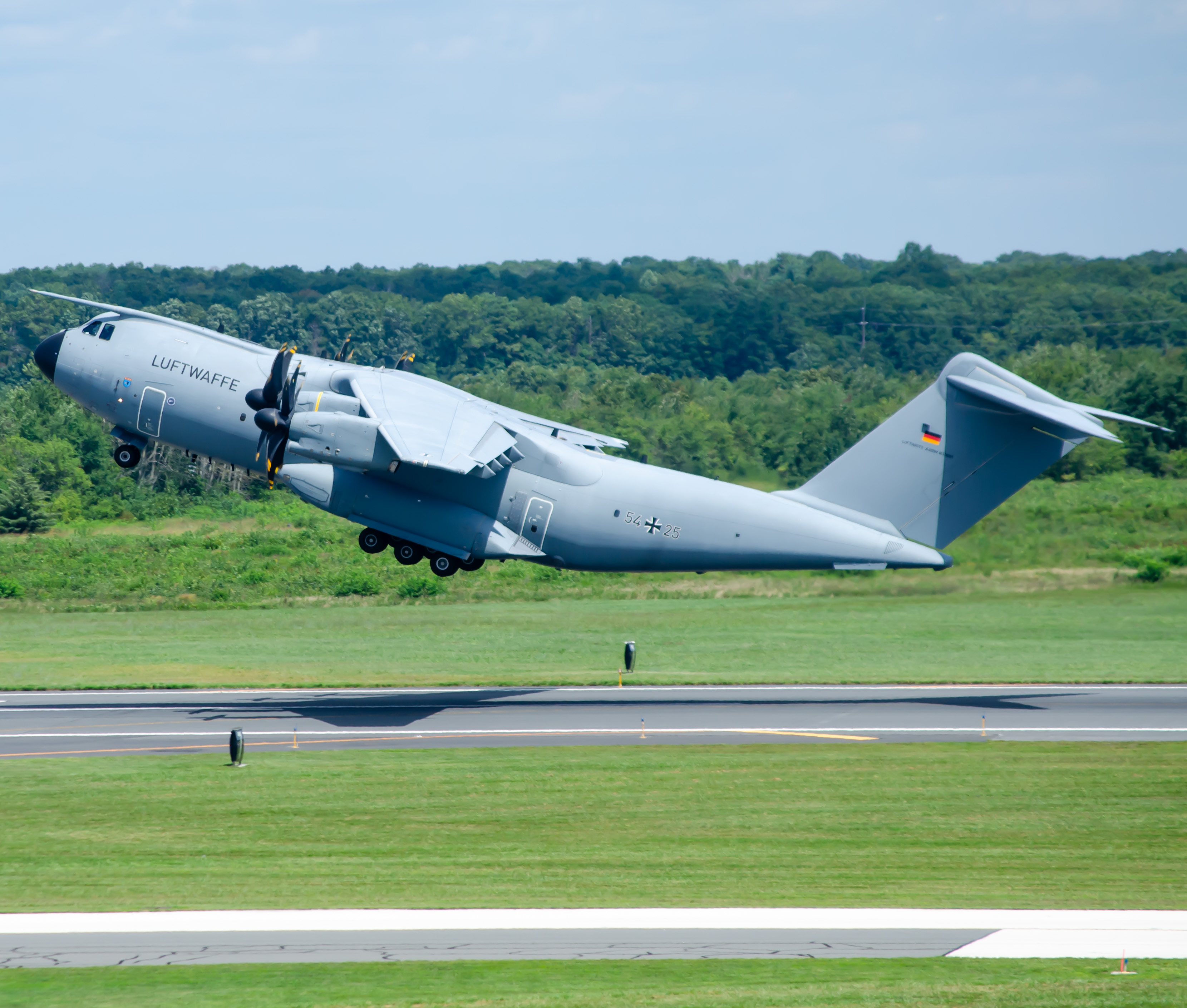 Full size: Luftwaffe Airbus A400M 5425 at Atlantic City International Airport