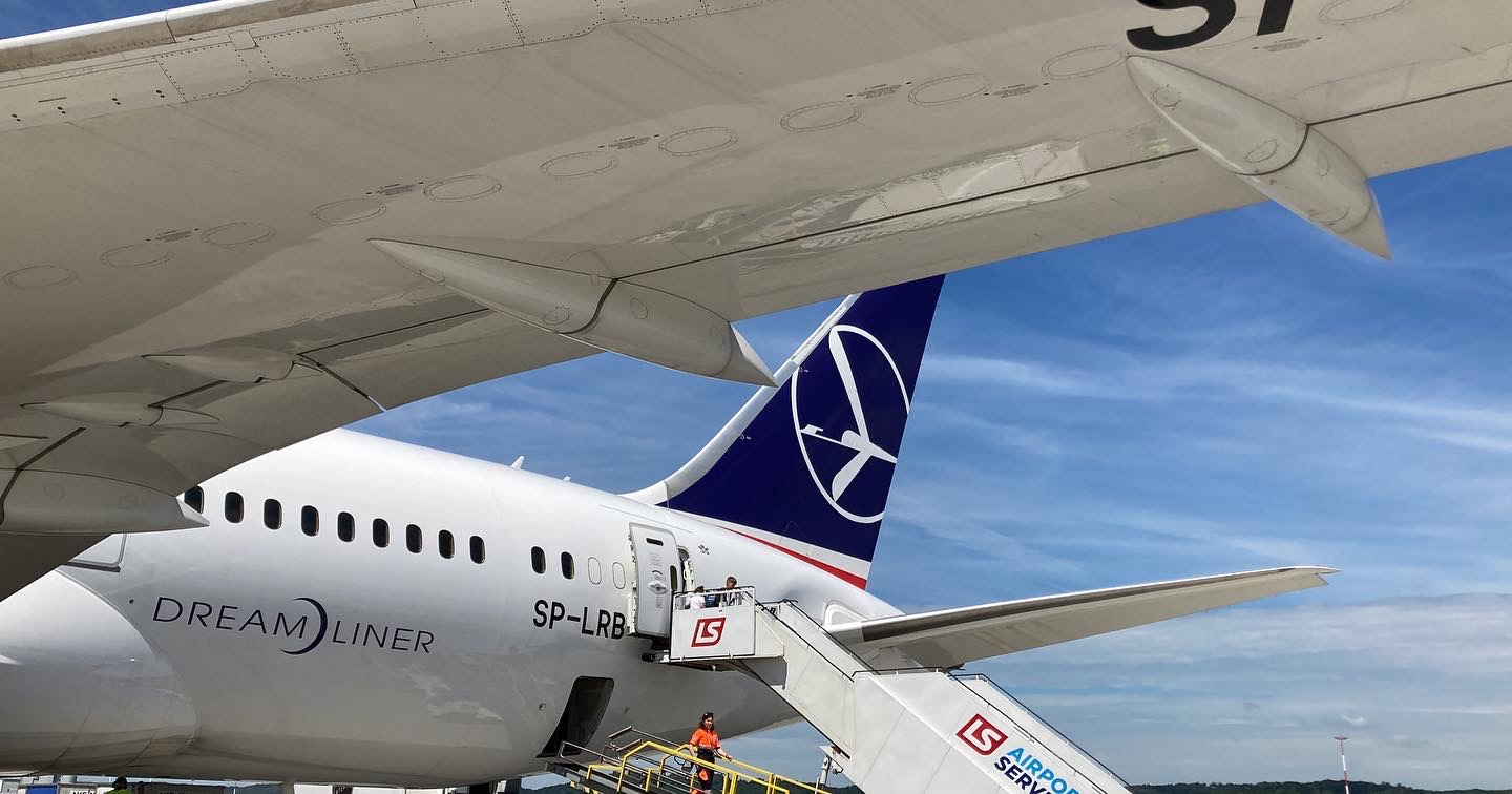 Full size: LOT Polish Airlines Boeing 787-8 SP-LRB at Krakow John Paul II International Airport