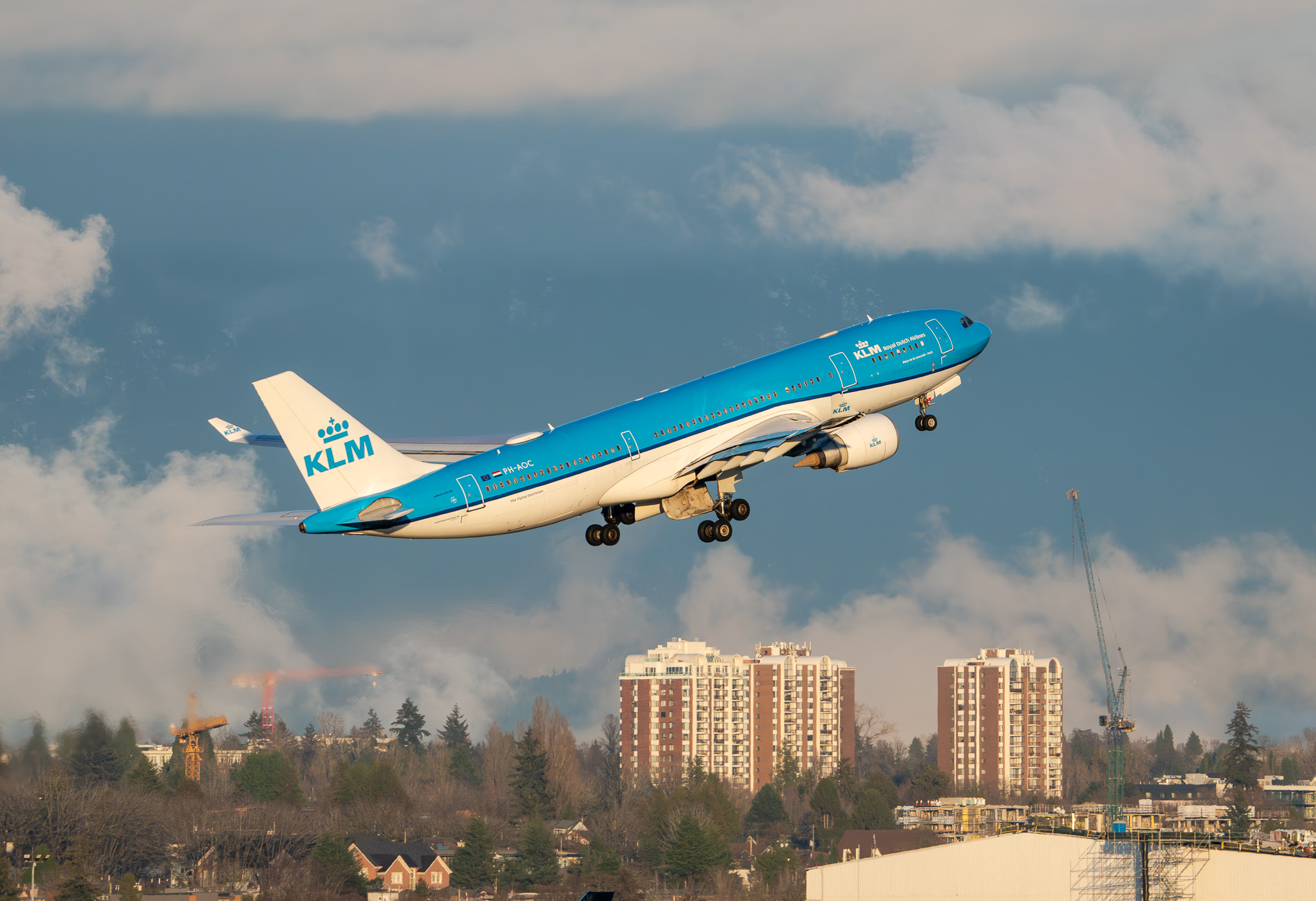 Full size: KLM Airbus A330-200 PH-AOC at Vancouver International Airport