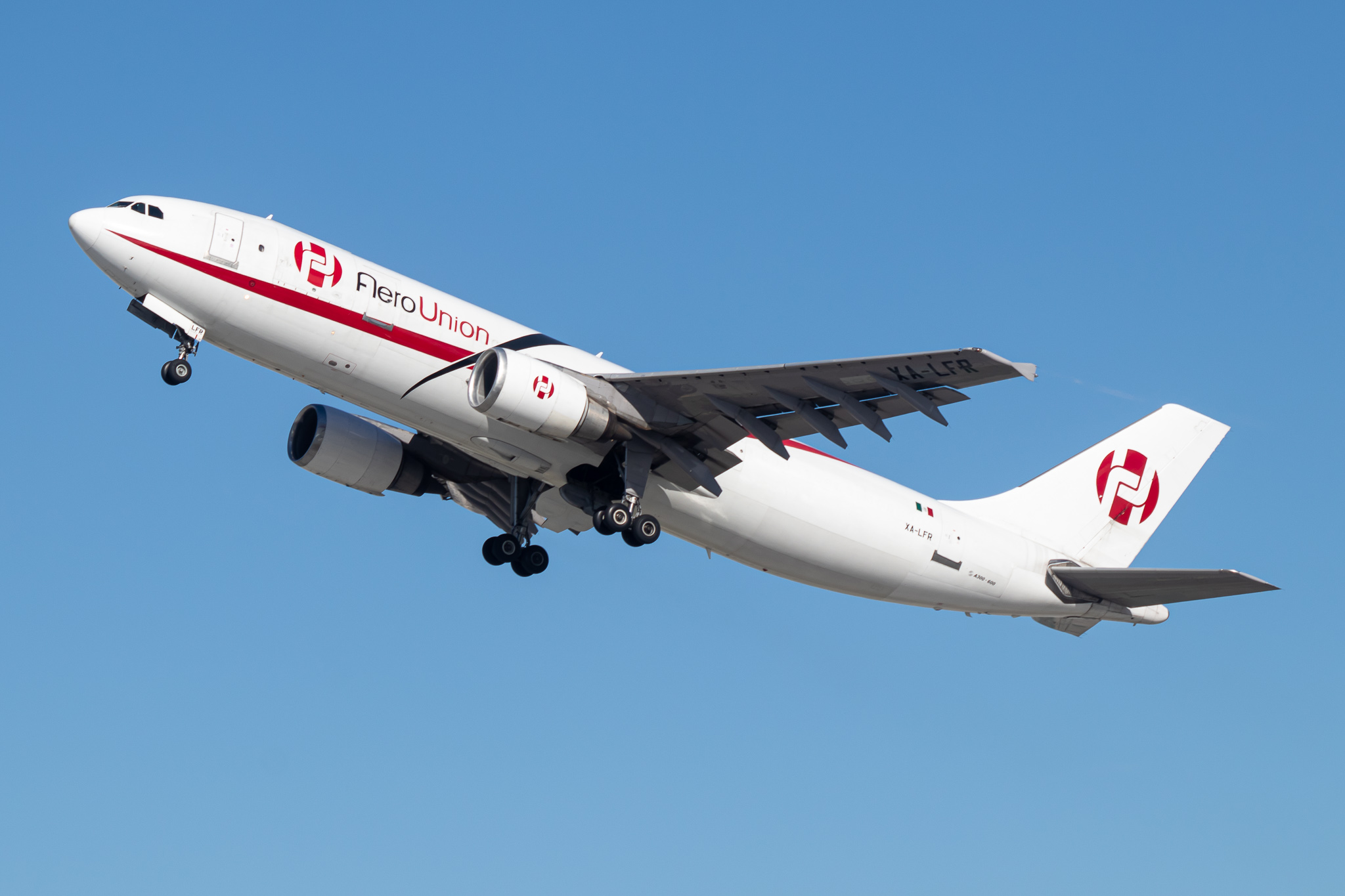 Full size: AeroUnion Airbus A300-600 XA-LFR at Los Angeles International Airport
