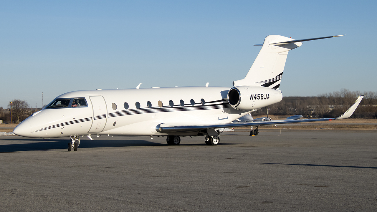 Full size: PRIVATE Gulfstream G280 N456JA at Ann Arbor Municipal Airport
