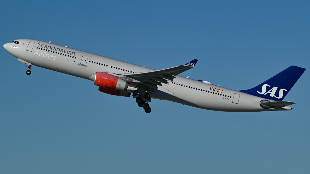 Full size: SAS Airbus A330-300 LN-RKU at Los Angeles International Airport