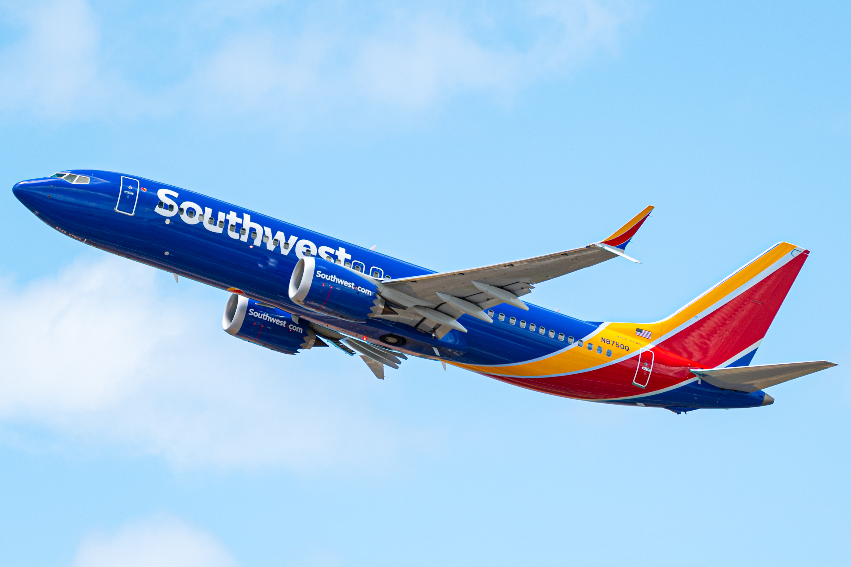 Full size: Southwest Airlines Boeing 737 MAX 8 N8750Q at Daniel K Inouye International Airport