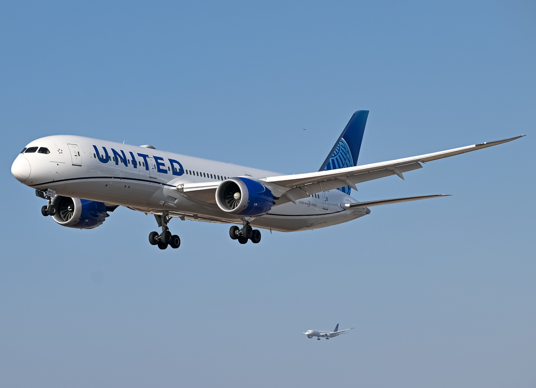 Full size: United Airlines Boeing 787-9 N29977 at Los Angeles International Airport