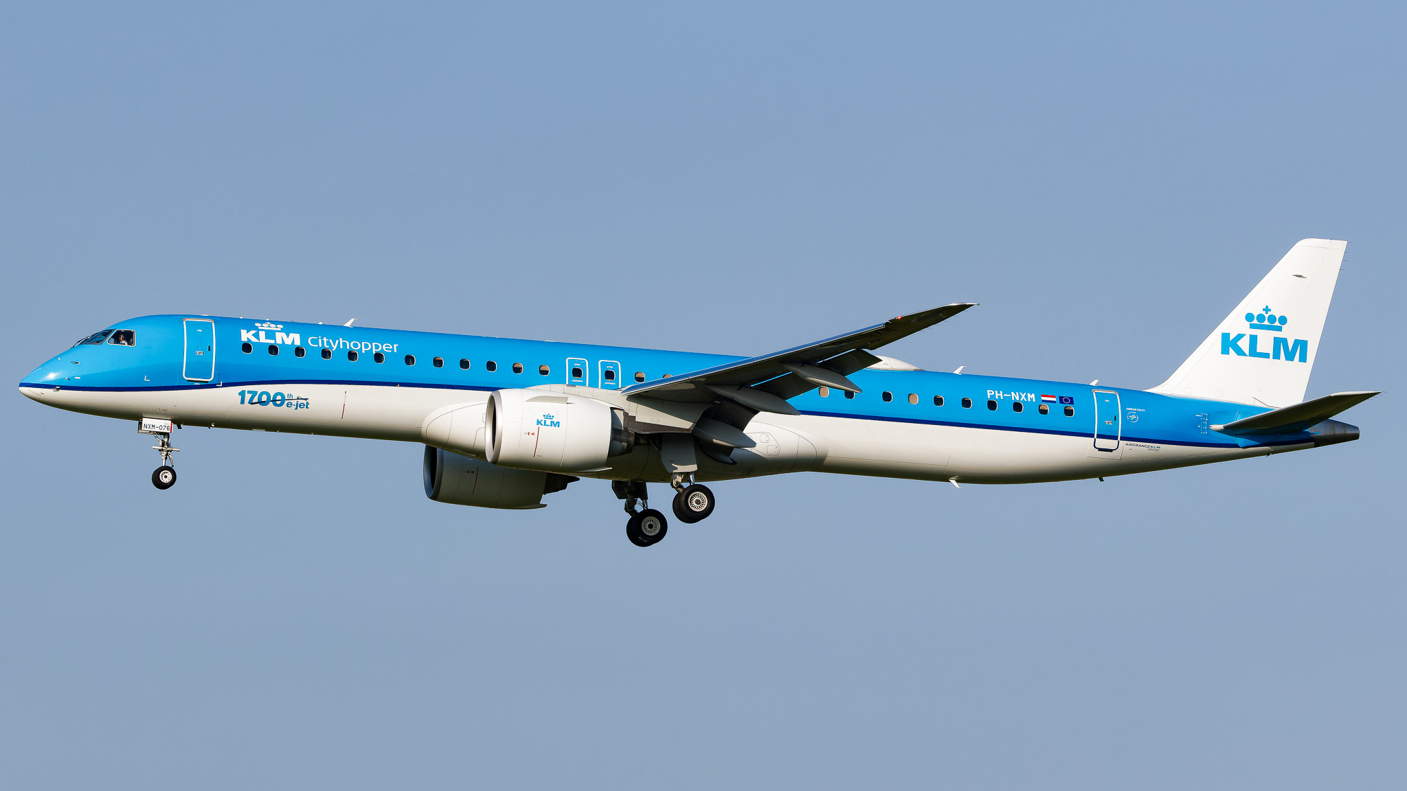 Full size: KLM CityHopper Embraer E195-E2 PH-NXM at Zurich-Kloten Airport