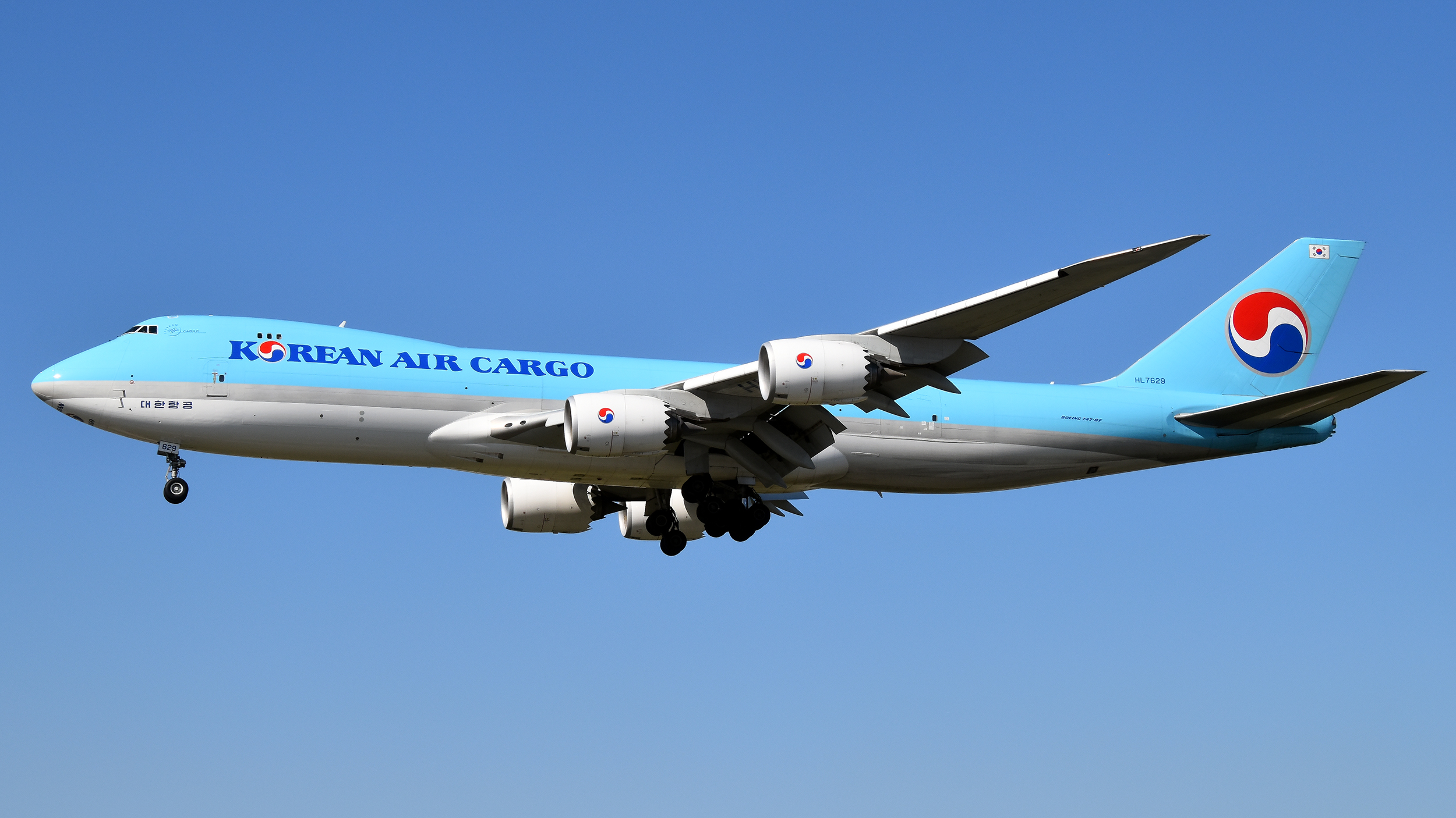 Full size: Korean Air Cargo  Boeing 747-8F HL7629 at Los Angeles International Airport