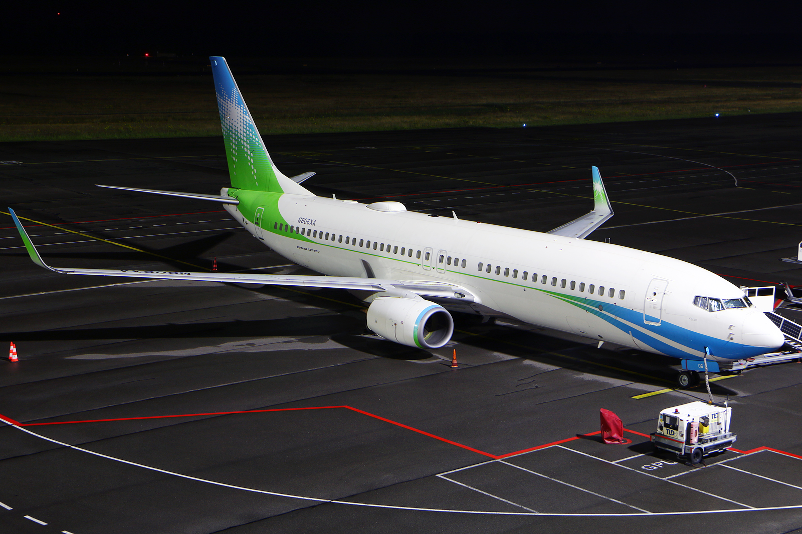 Full size: Mukamalah Aviation Boeing 737-800 N806XA at Eindhoven Airport