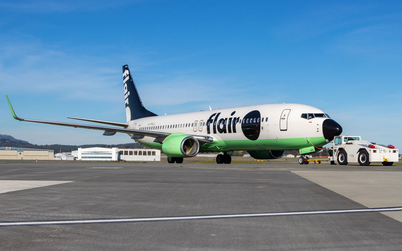 Full size: Flair Airlines Boeing 737-800 C-FFLJ at Victoria International Airport