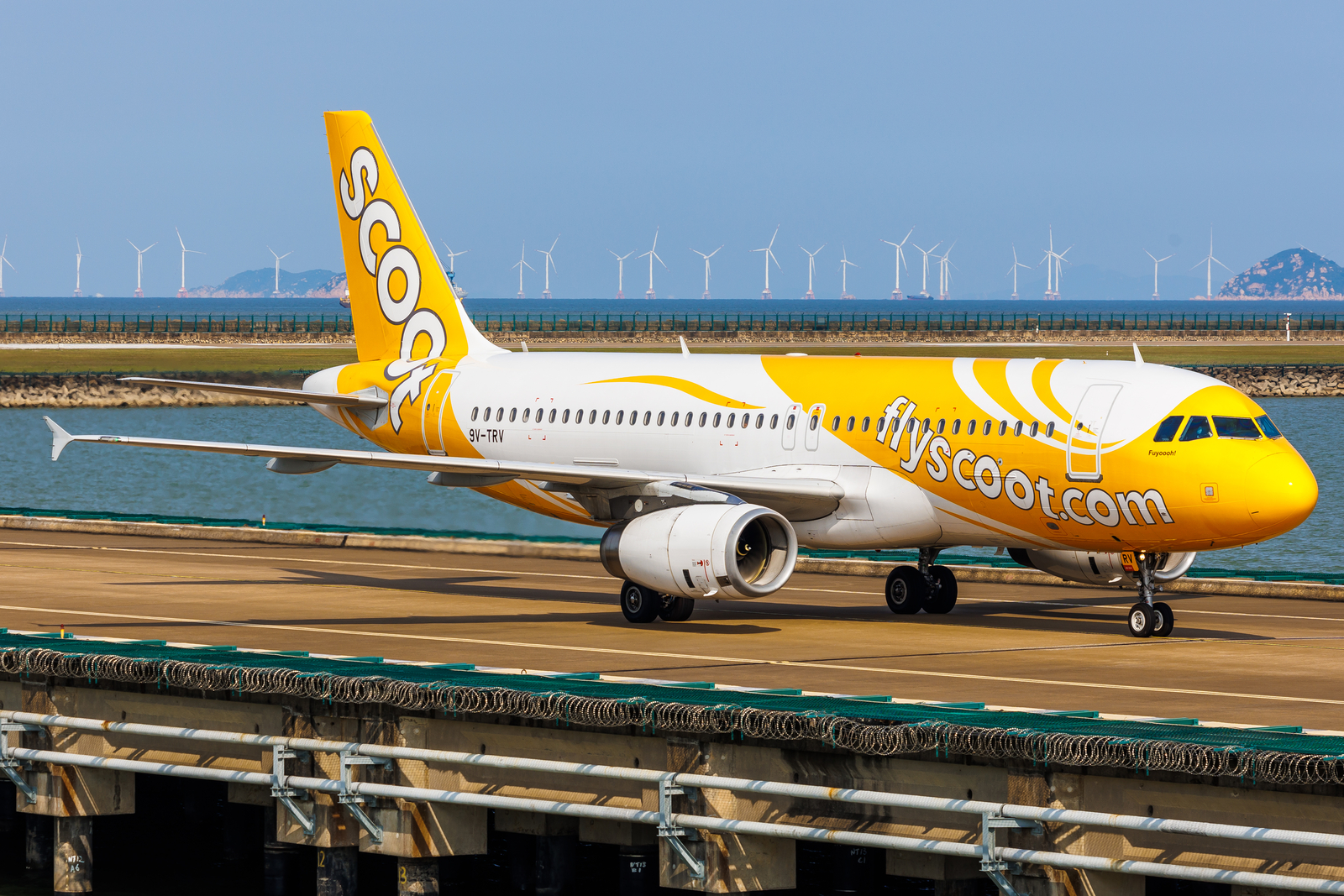 Full size: Scoot Airbus A320 9V-TRV at Macau International Airport