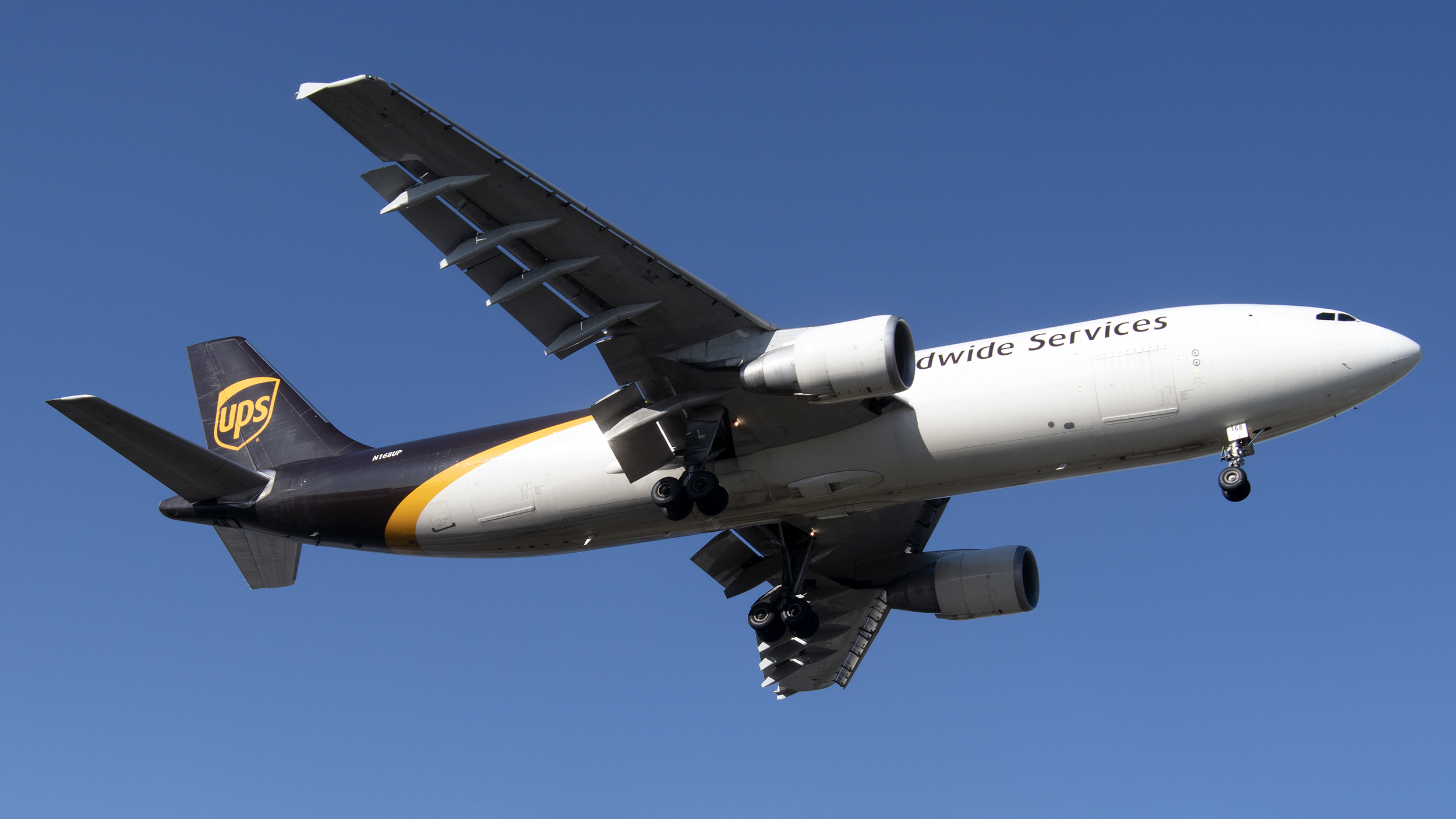 Full size: United Parcel Service Airbus A300F-600 N168UP at Louisville Muhammad Ali International Airport