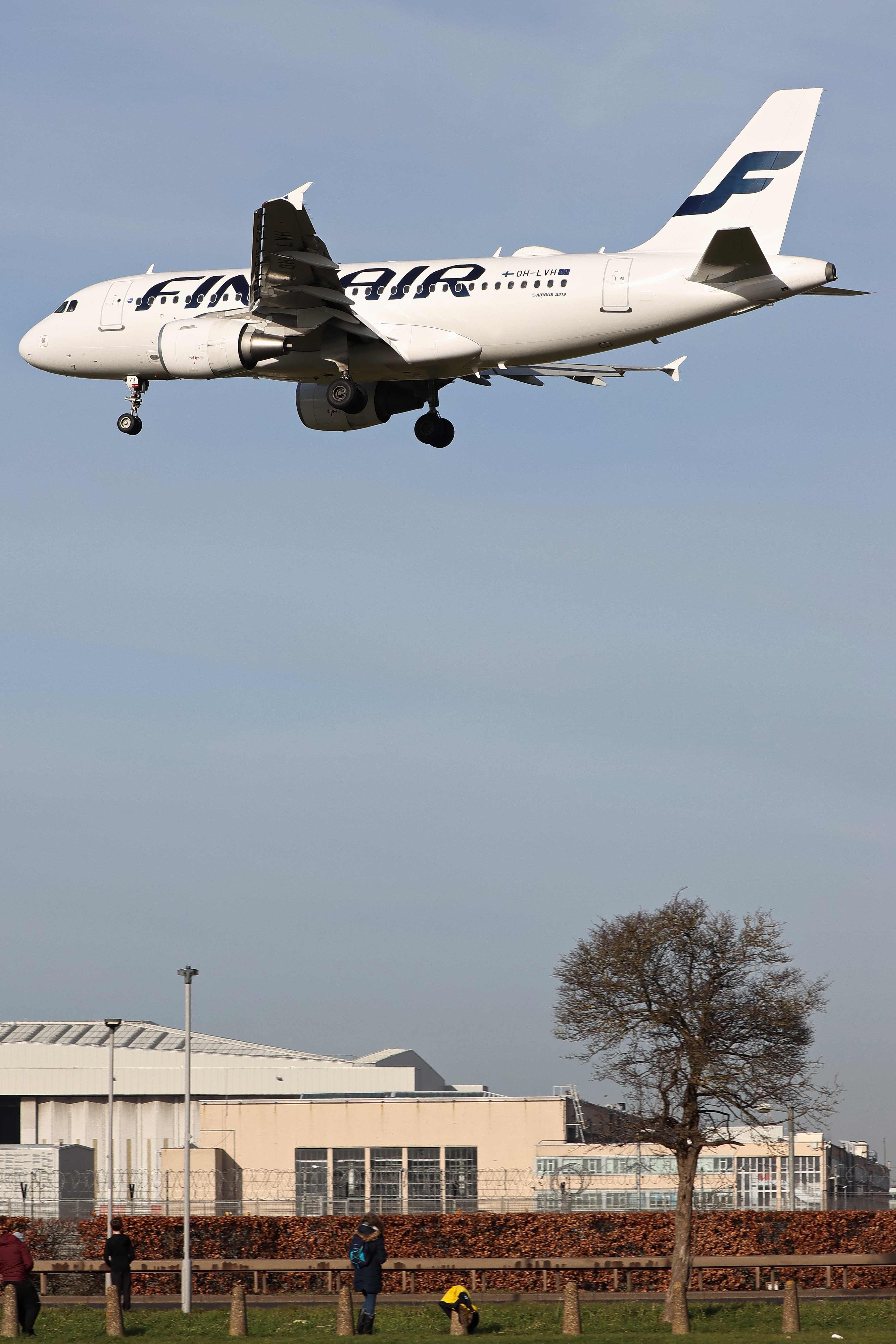 Full size: Finnair Airbus A319 OH-LVH at London Heathrow International Airport