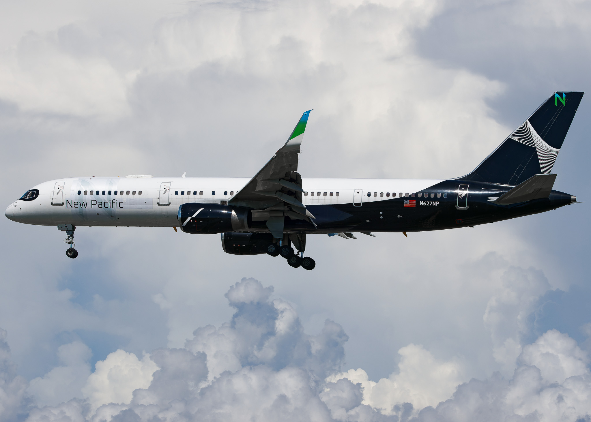 Full size: New Pacific Airlines Boeing 757-200 N627NP at Tampa International Airport