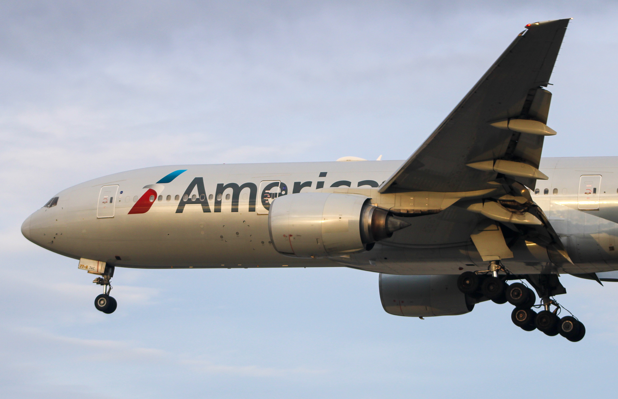 Full size: American Airlines Boeing 777-200ER N772AN at Baltimore/Washington International Thurgood Marshall Airport