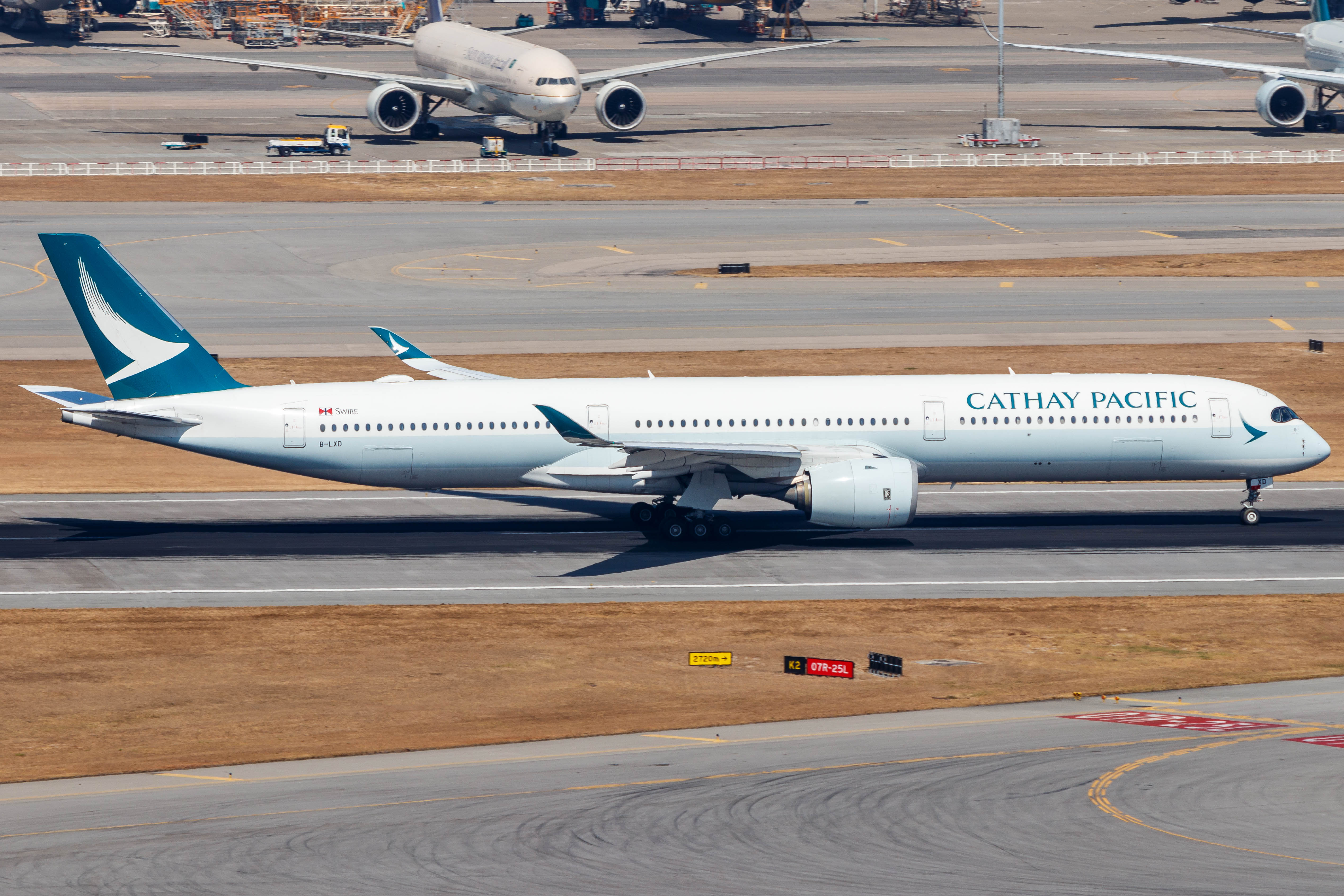 Full size: Cathay Pacific Airbus A350-1000 B-LXD at Hong Kong International Airport