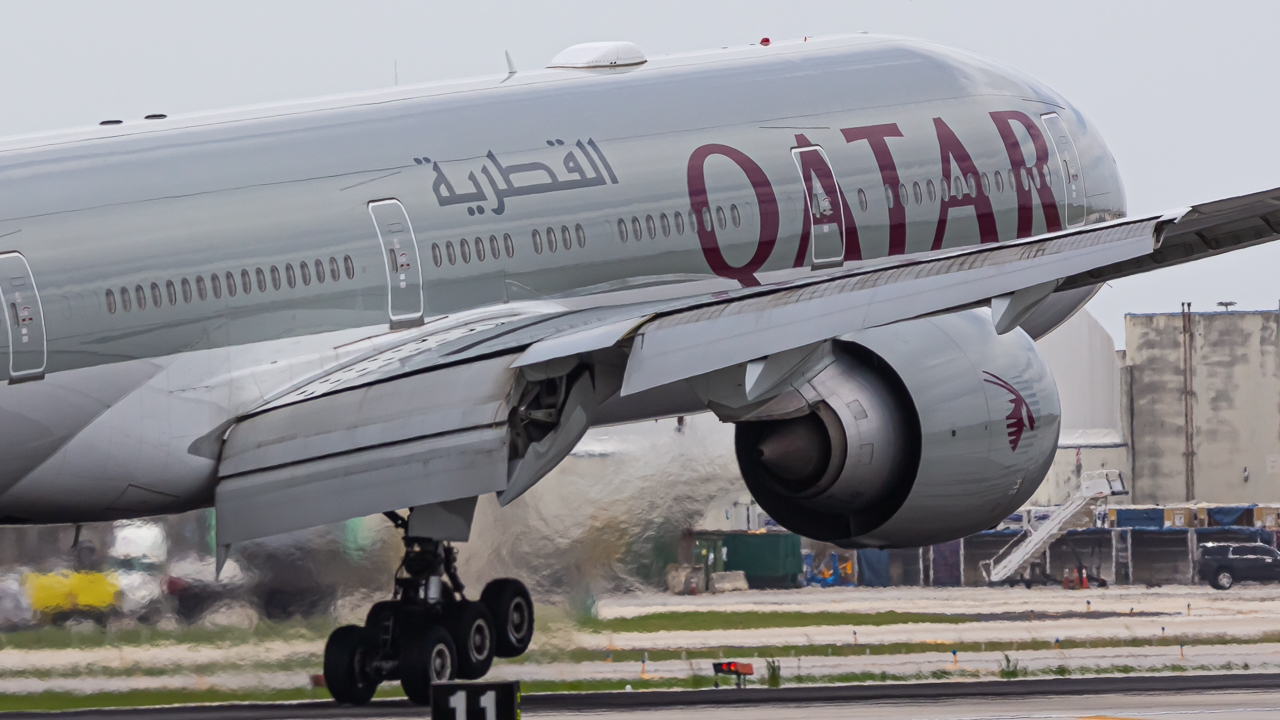 Full size: Qatar Airways Boeing 777-300ER A7-BFJ at Miami International Airport
