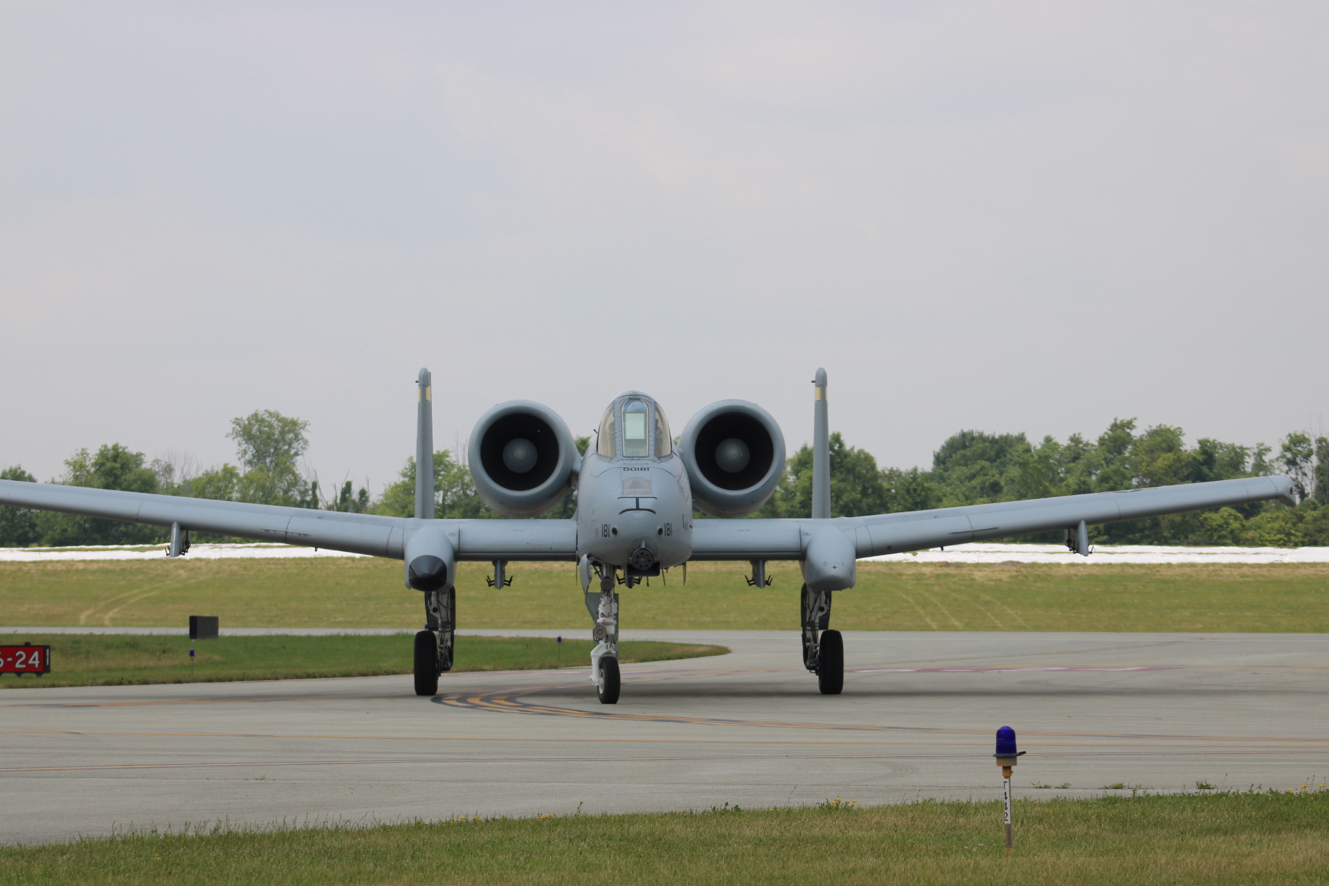 Full size: USAF - United States Air Force Fairchild A-10 Thunderbolt 80-0181 at Latrobe Arnold Palmer Regional Airport