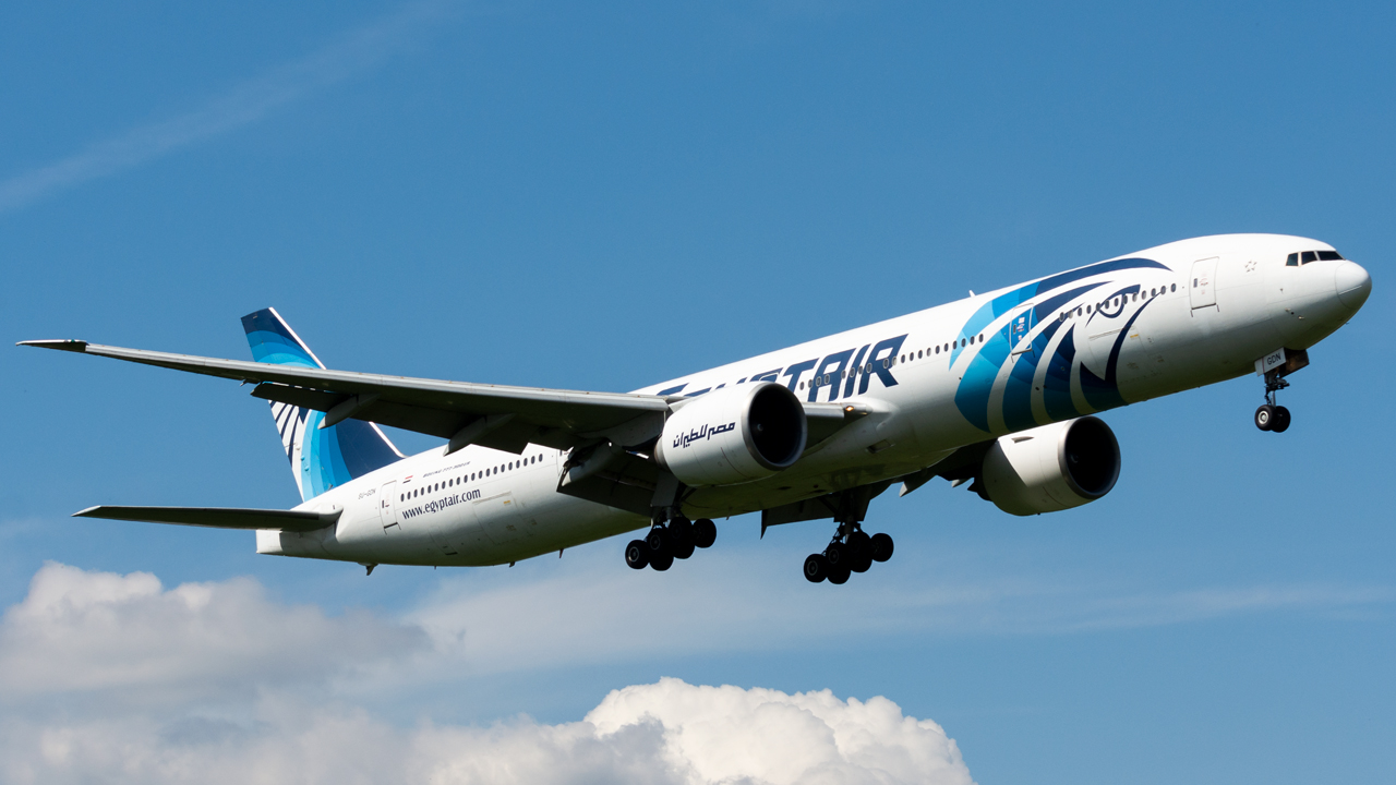 Full size: EgyptAir Boeing 777-300ER SU-GDN at London Heathrow International Airport