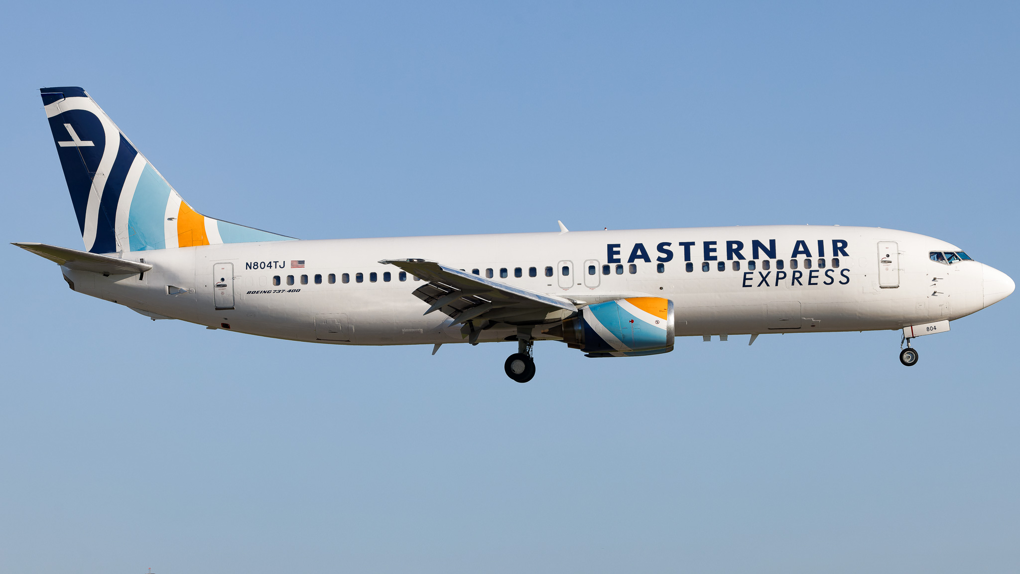Full size: Eastern Airlines Boeing 737-400 N804TJ at Miami International Airport