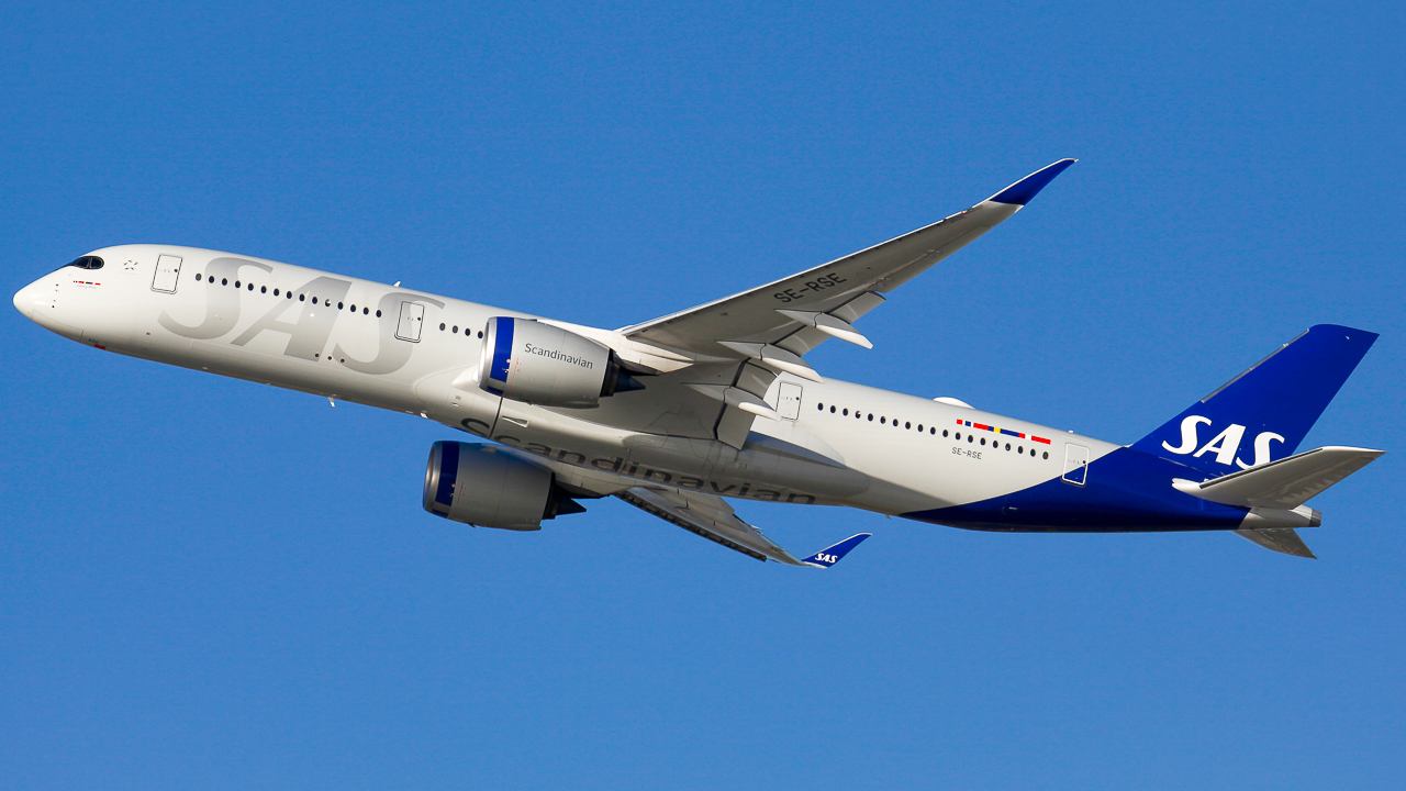 Full size: Scandinavian Airlines Airbus A350-900 SE-RSE at Los Angeles International Airport
