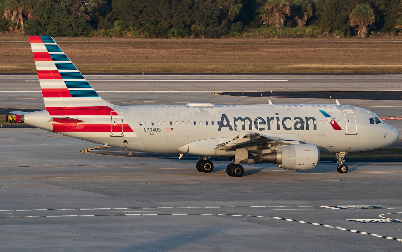 Full size: American Airlines Airbus A319 N704US  at Tampa International Airport