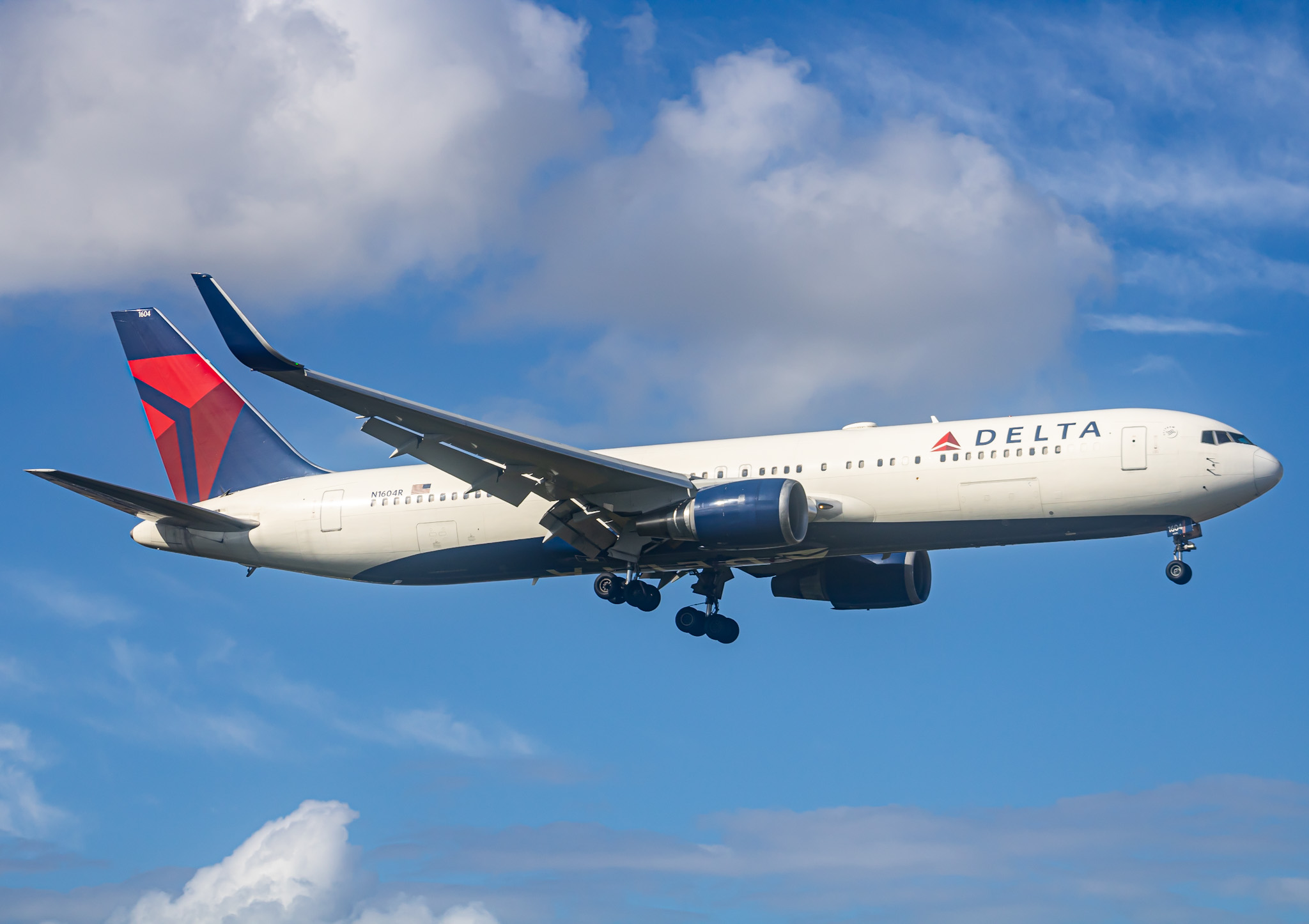 Full size: Delta Airlines Boeing 767-300ER N1604r at Fort Lauderdale/Hollywood International Airport