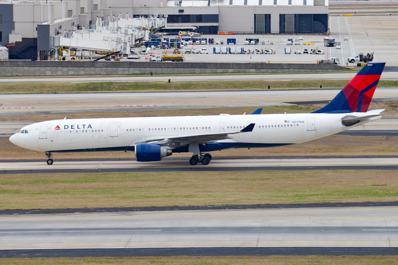 Full size: Delta Airlines Airbus A330-300 N817NW at Hartsfield-Jackson Atlanta International Airport