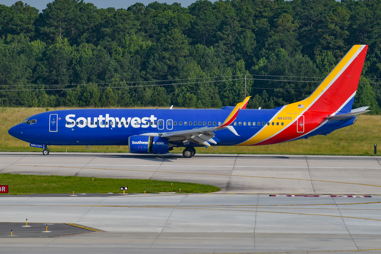 Full size: Southwest Airlines Boeing 737-800 N8325D at Raleigh-Durham International Airport