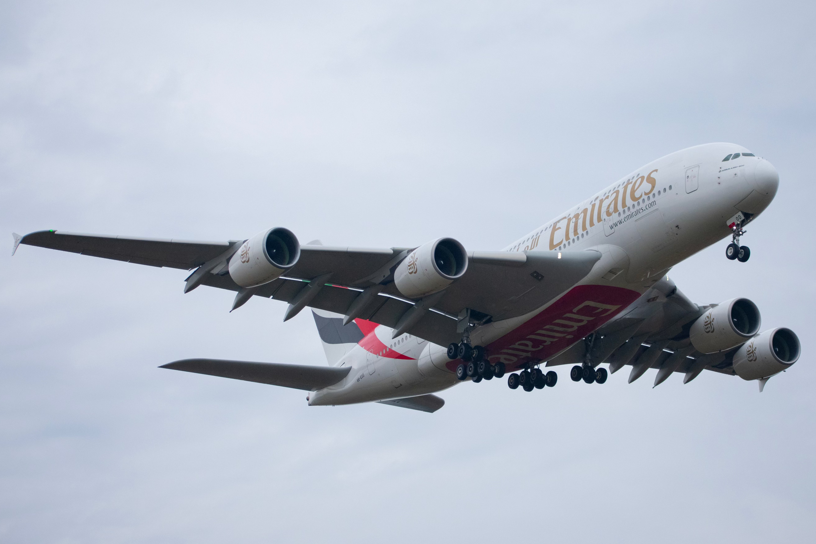 Full size: Emirates Airbus A380-800 A6-EOD at Washington Dulles International Airport
