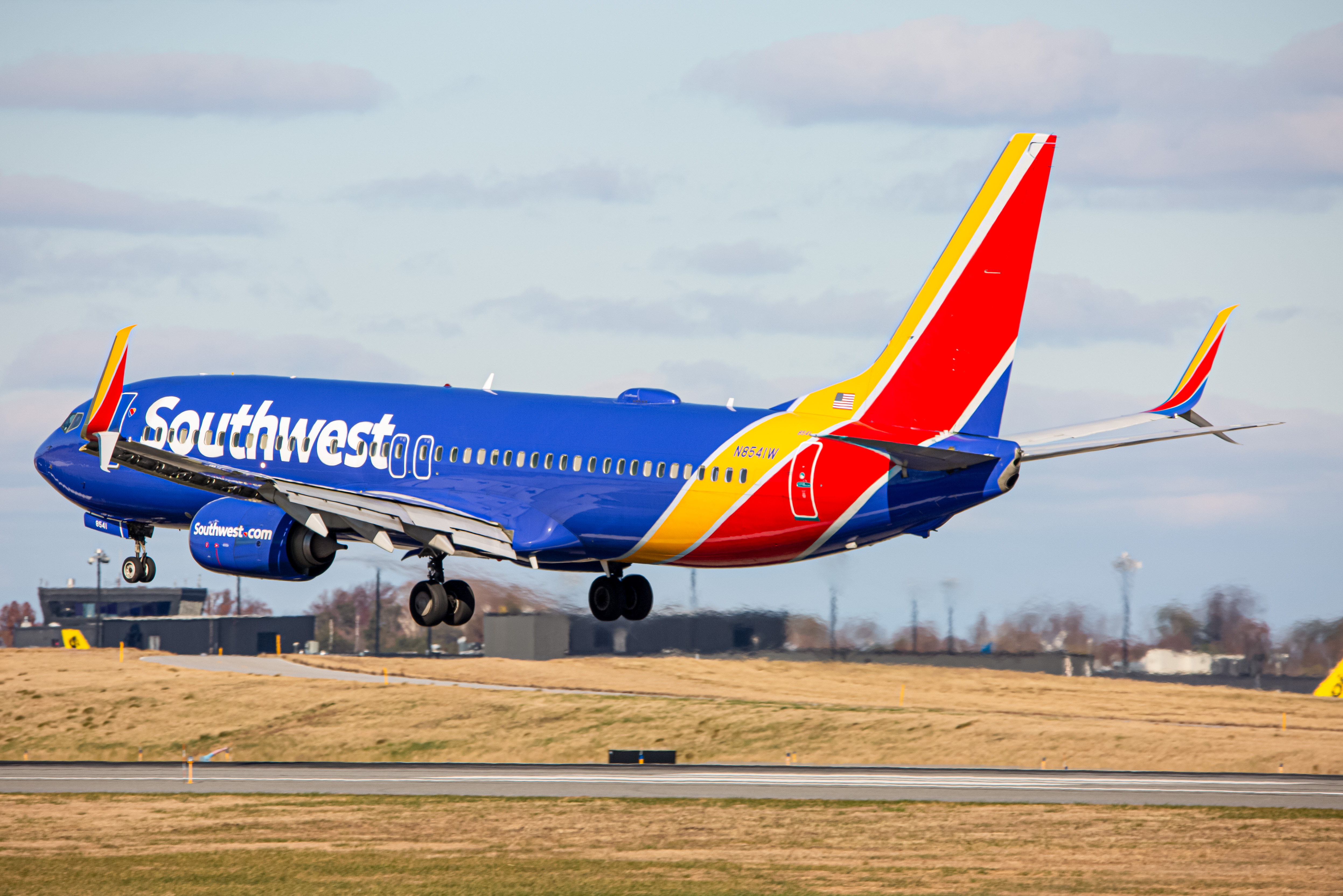 Full size: Southwest Airlines Boeing 737-800 N8541W at Baltimore/Washington International Thurgood Marshall Airport
