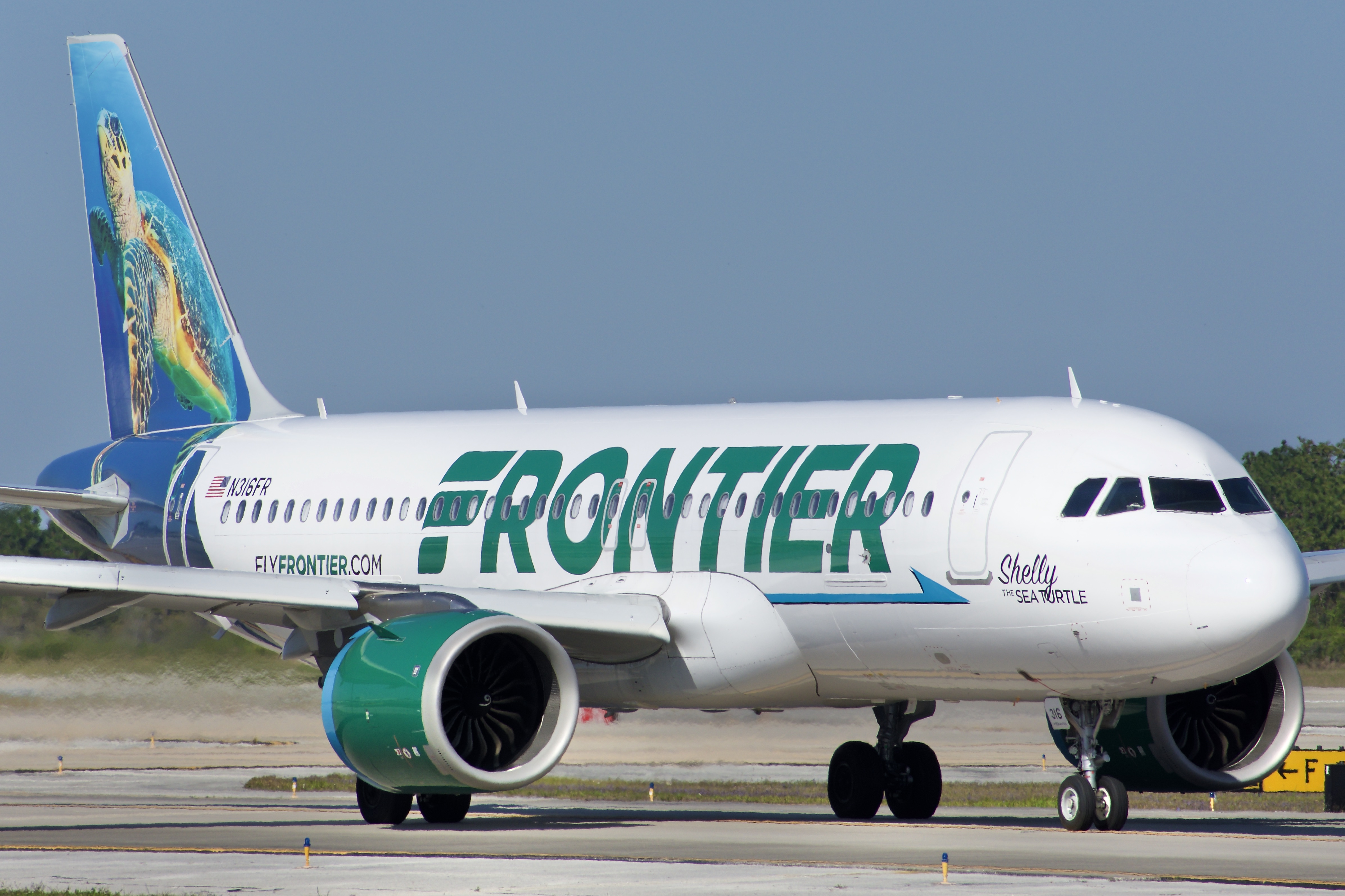Full size: Frontier Airlines Airbus A320NEO N316FR at Orlando International Airport