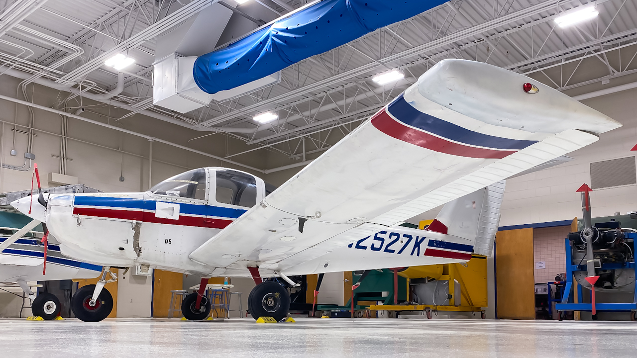 Full size: PRIVATE PA-38 N2527K at Norfolk International Airport