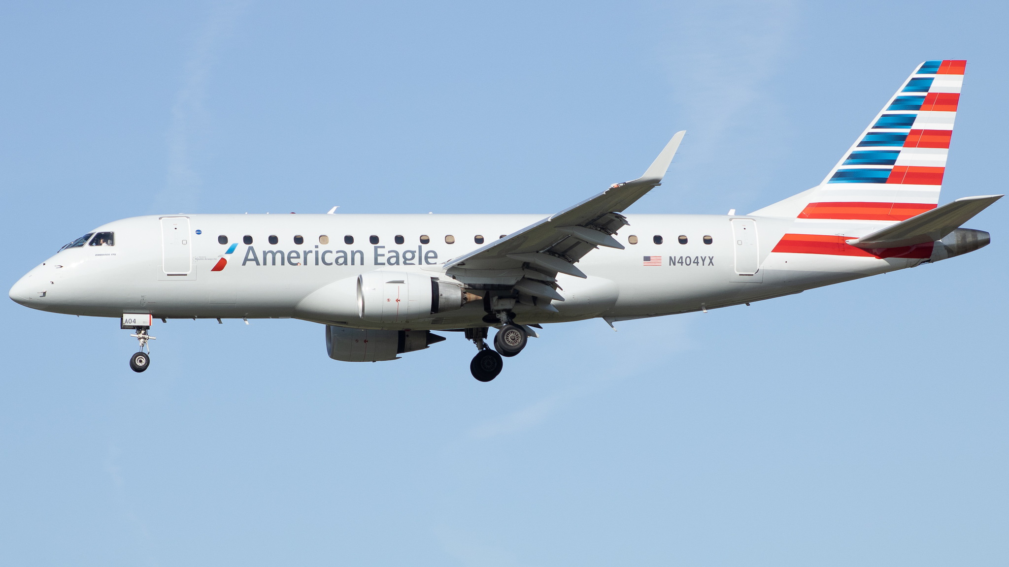 Full size: American Eagle Embraer E170 N404YX at Baltimore/Washington International Thurgood Marshall Airport