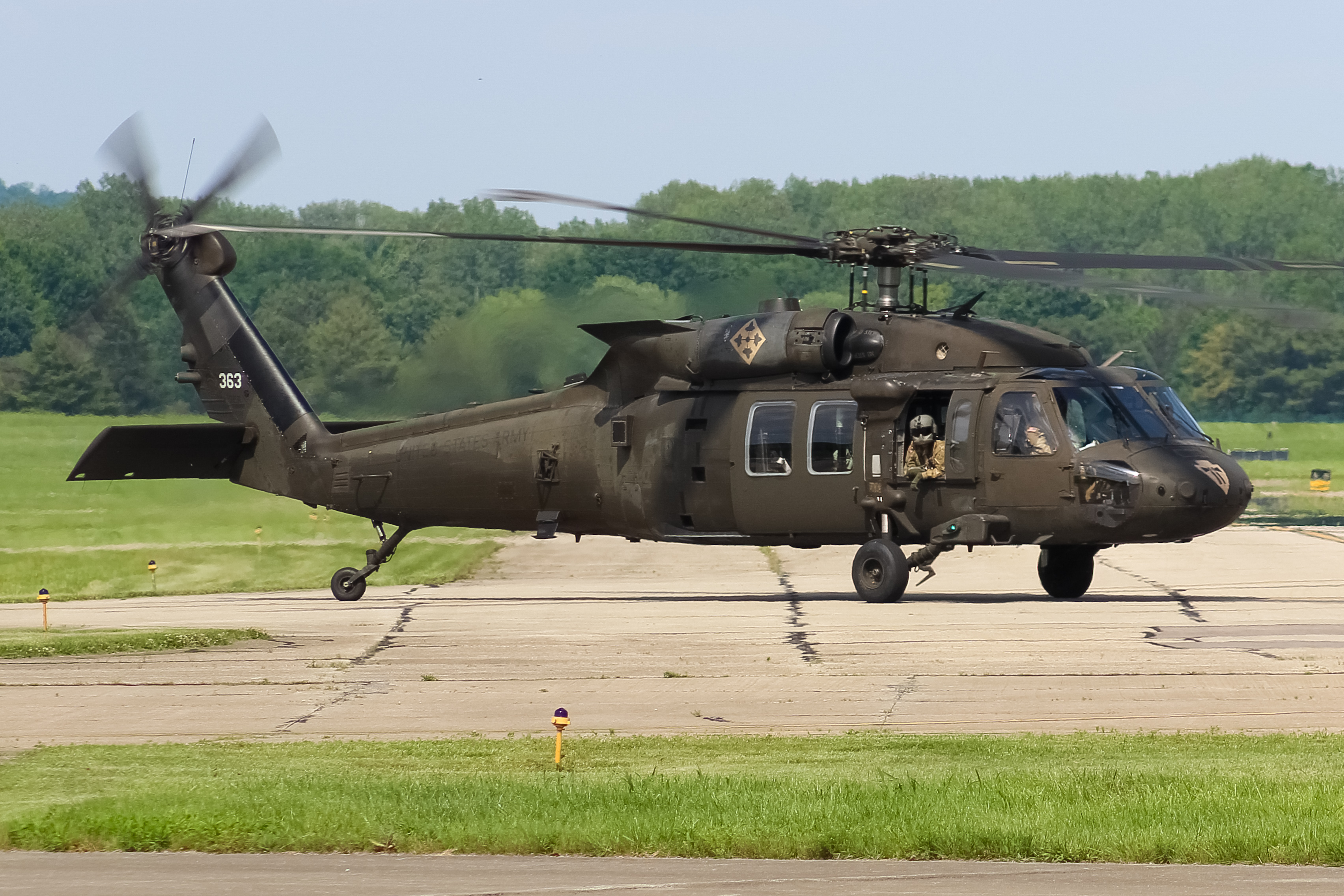 Full size: USA - United States Army Sikorsky UH-60L Blackhawk 11-20363 at Cincinnati Municipal Airport/Lunken Field