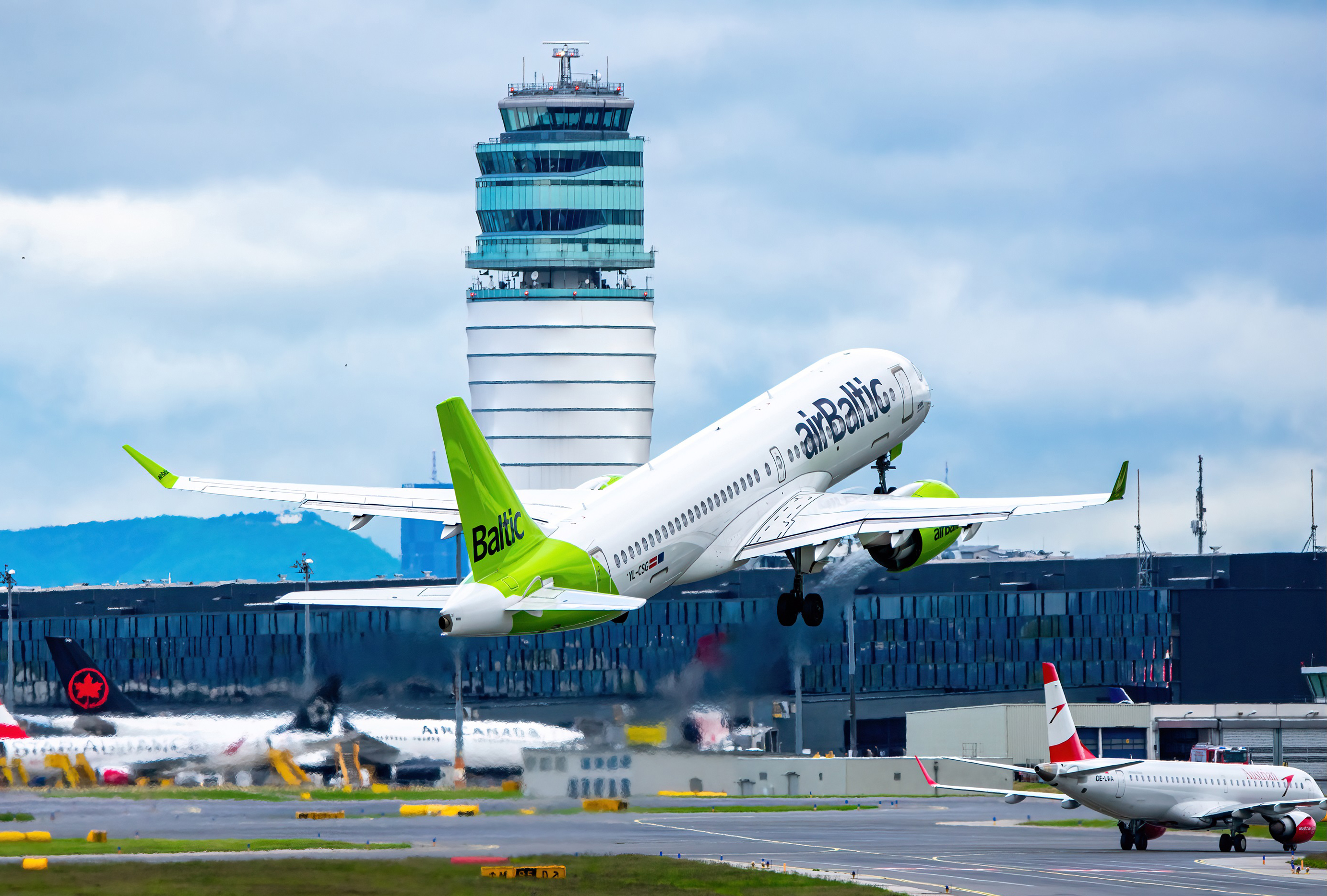 Full size: Air Baltic Airbus A220-300 YL-CSG at Vienna International Airport