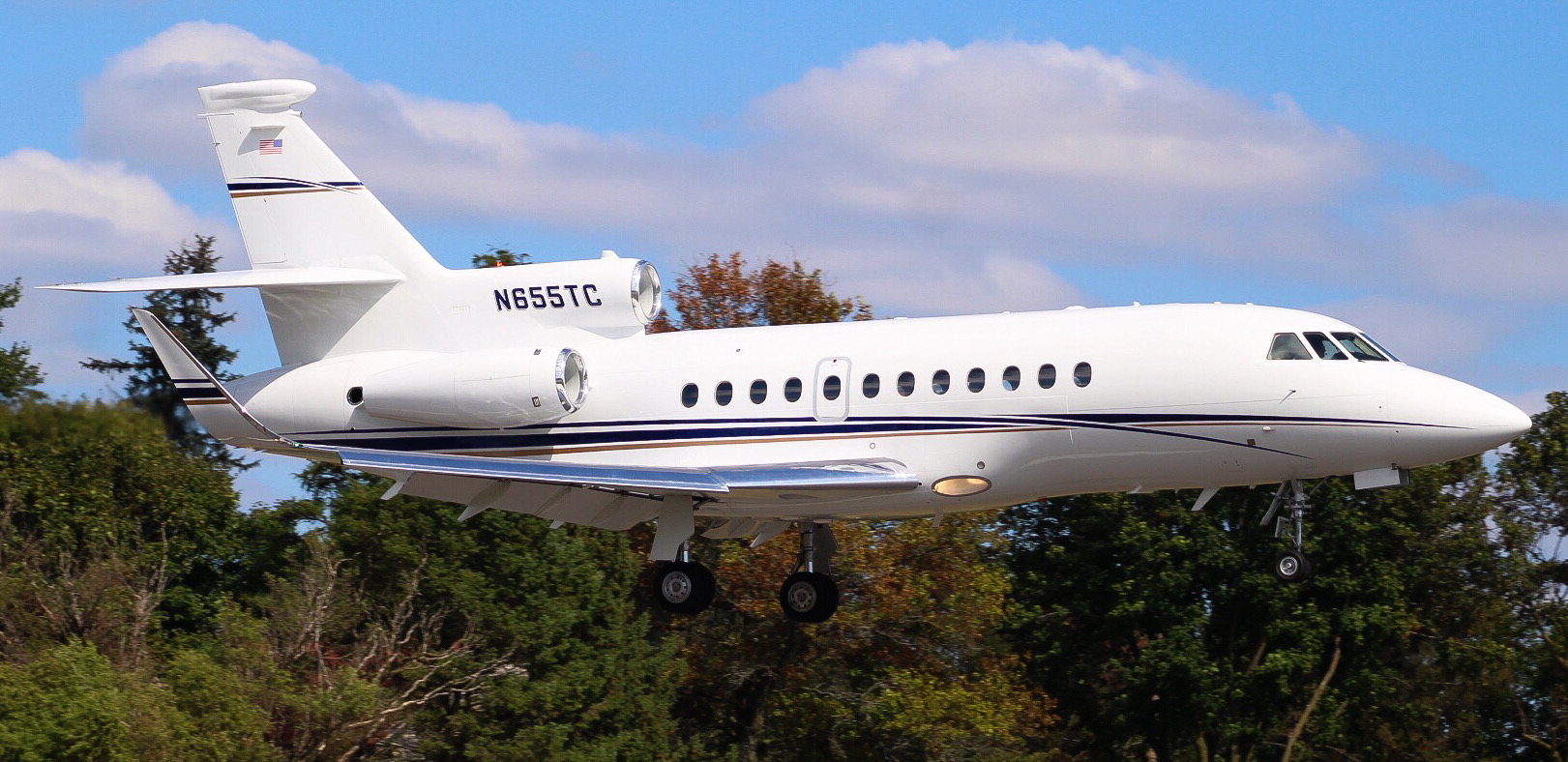 Full size: PRIVATE Dassault Falcon 900EX N655TC at Thaba-Tseka Airport