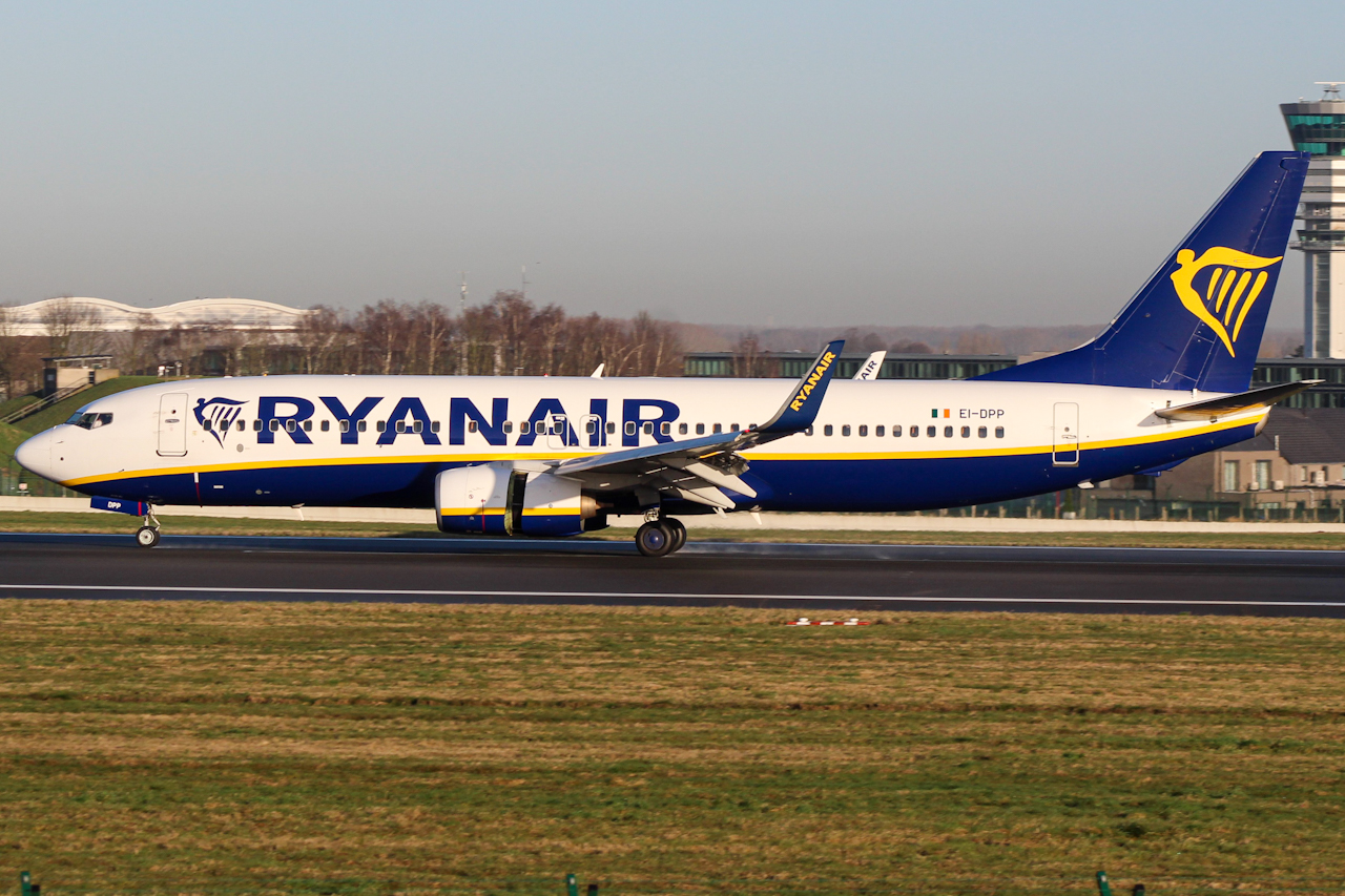 Full size: RyanAir Boeing 737-800 EI-DPP at Brussels Airport