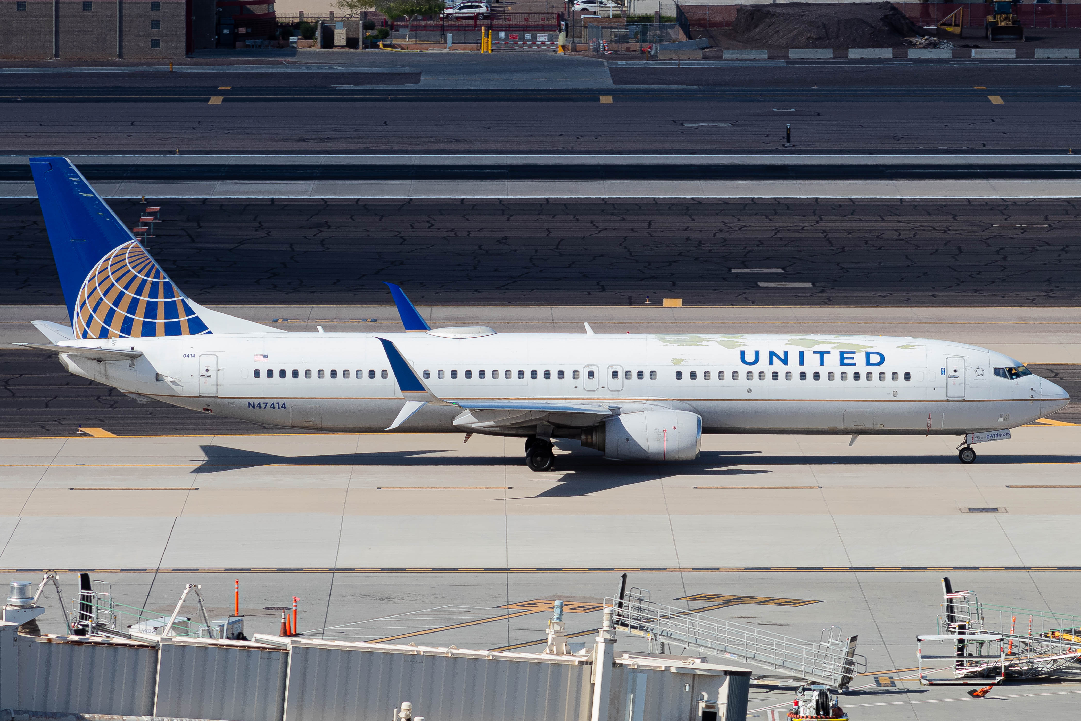 Full size: United Airlines Boeing 737-900ER N47414 at Phoenix Sky Harbor International Airport