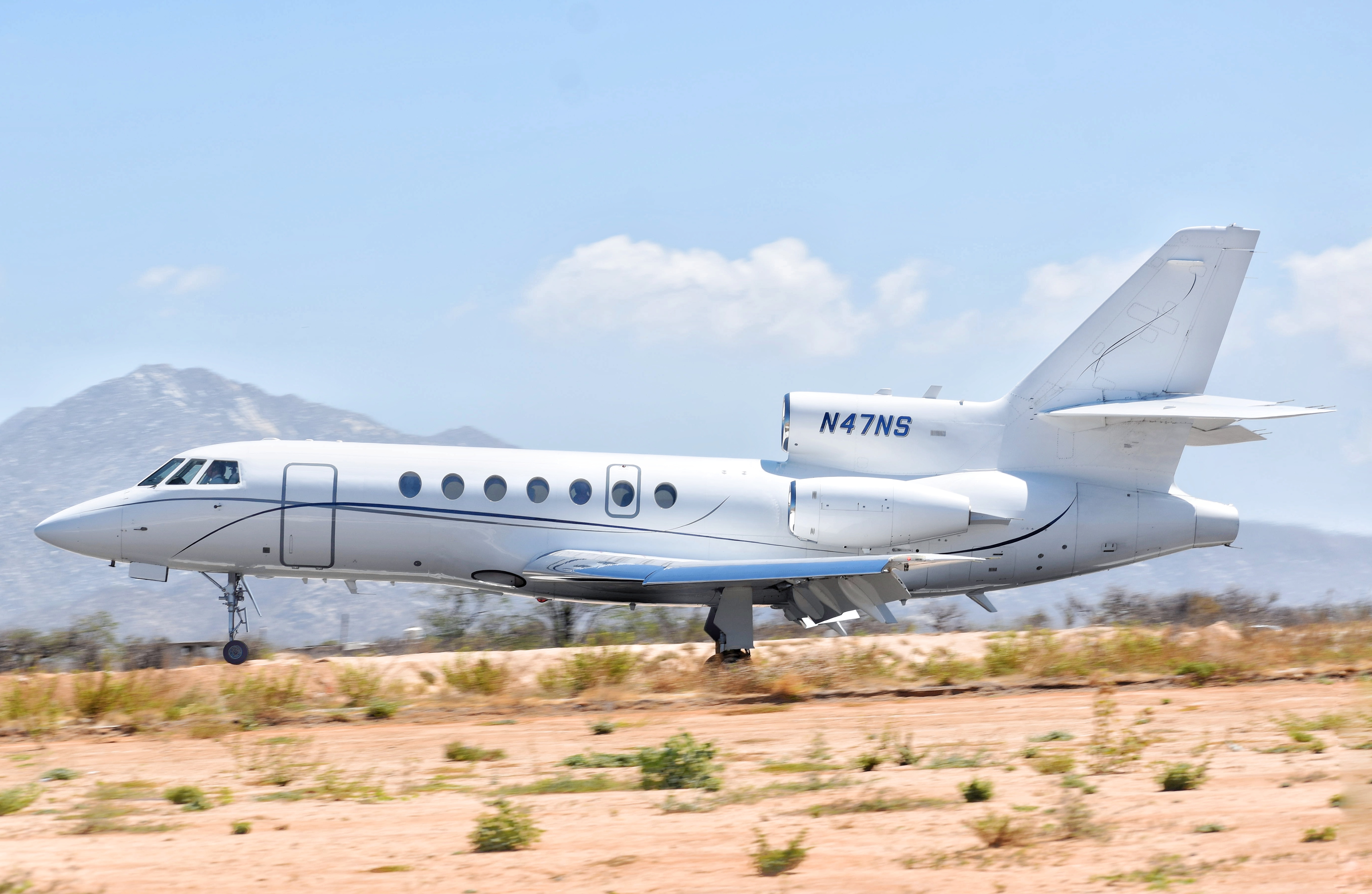 Full size: PRIVATE Dassault Falcon 50 N47NS at Aeropuerto de Cabo San Lucas Internacional