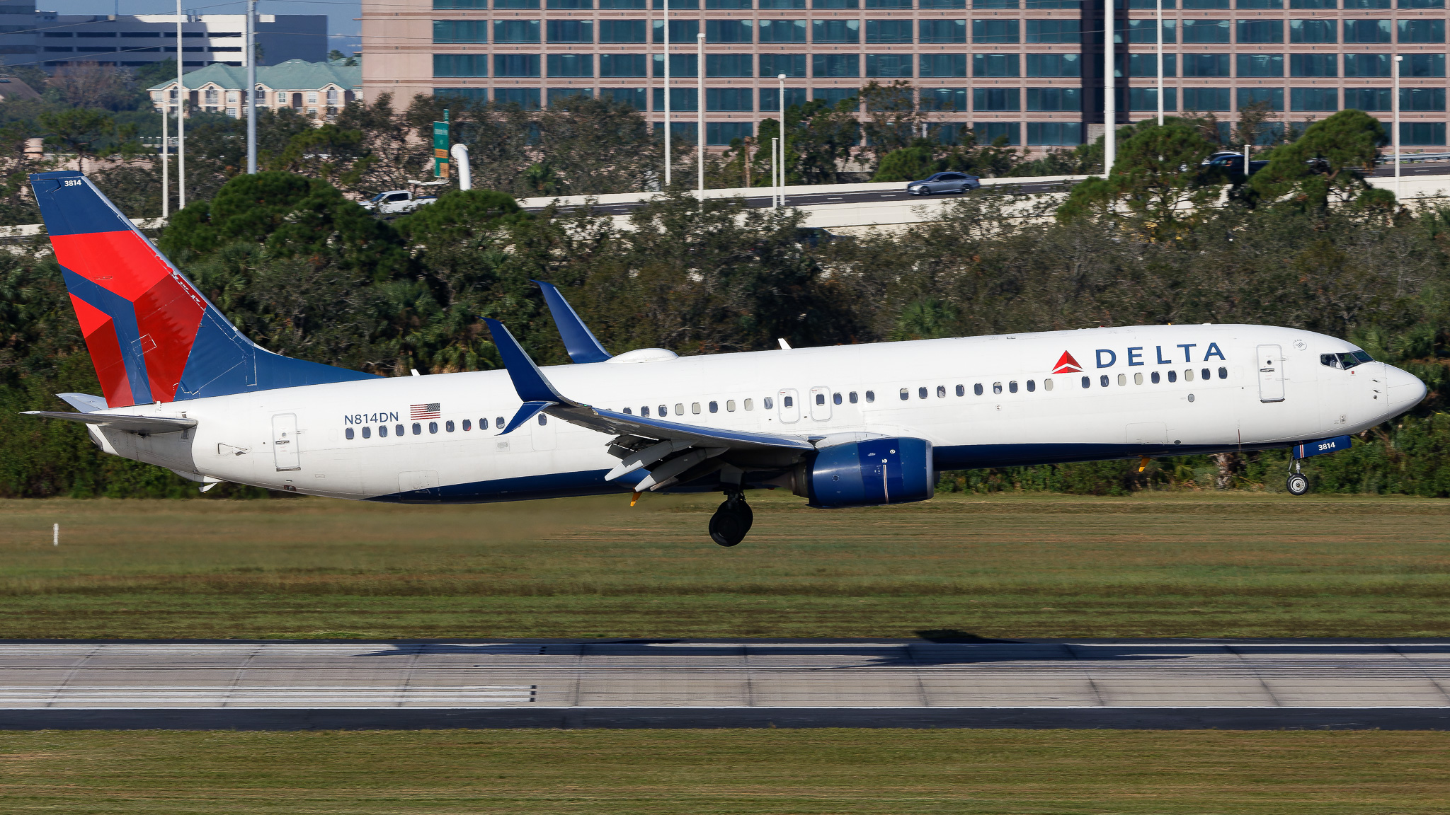 Full size: Delta Airlines Boeing 737-900ER N814DN at Tampa International Airport